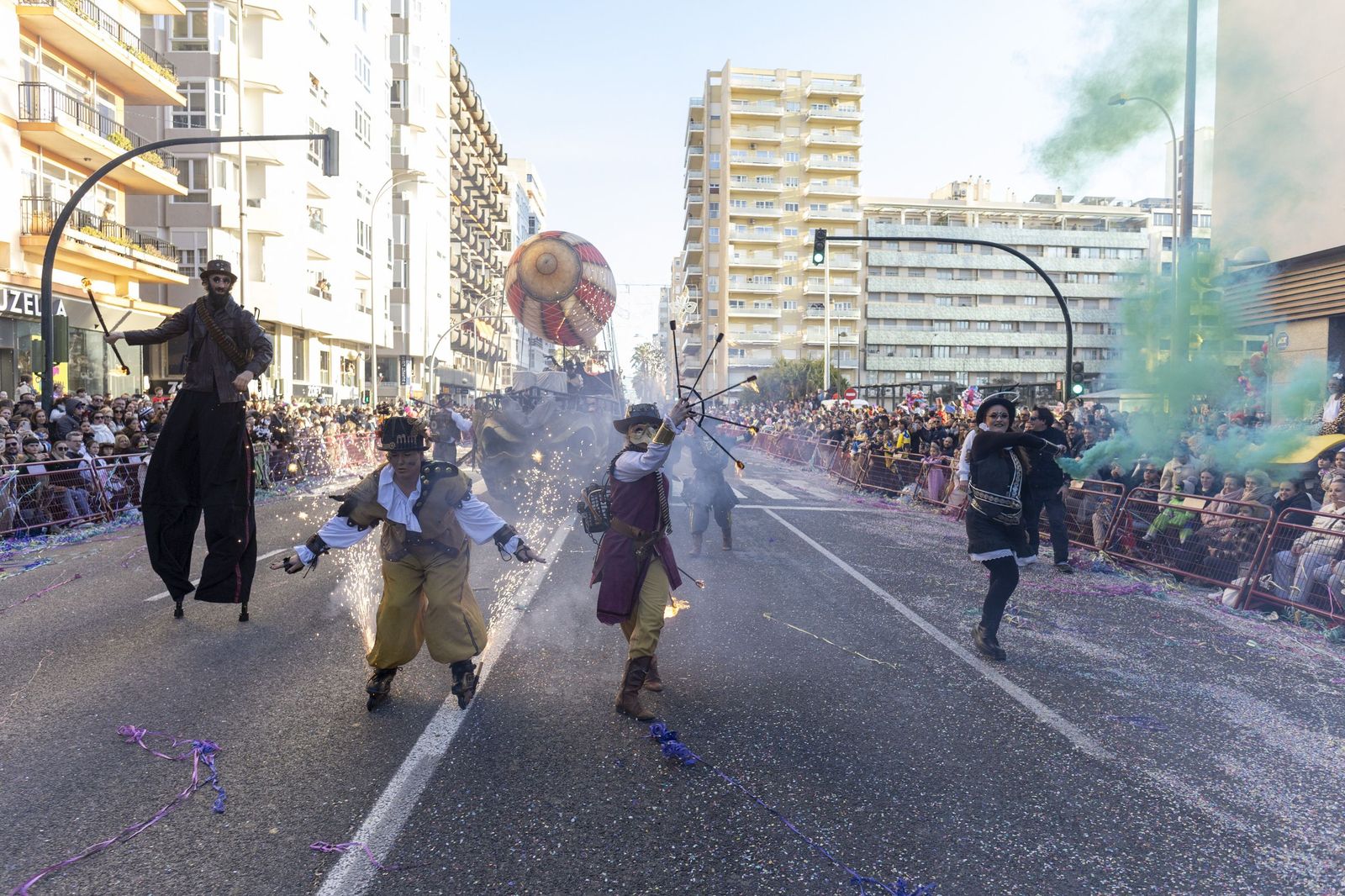 Las mejores imágenes de la Cabalgata del Carnaval de Cádiz 2026
