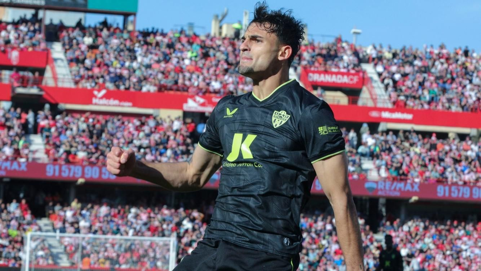 Marc Pubill celebra su gol en el Nuevo Los Cármenes contra el Granada. Marc Pubill celebra su gol en el Nuevo Los Cármenes contra el Granada.