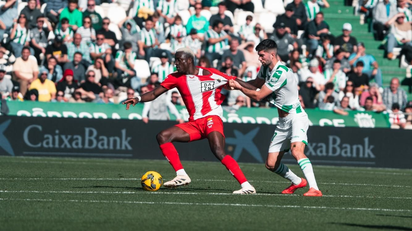 Théo Zidane agarra a Dion Lopy en el encuentro del pasado curso.