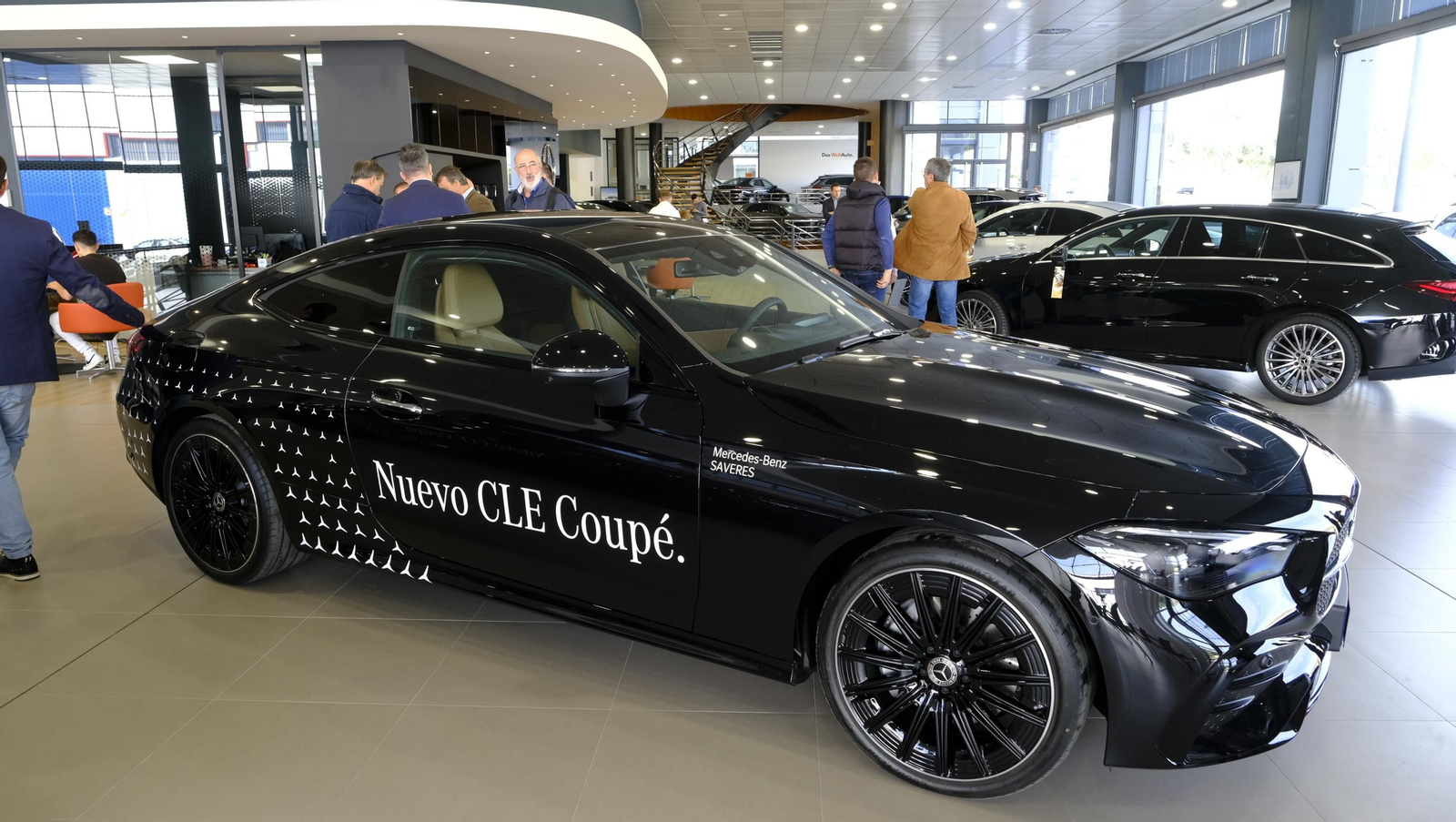 imágenes de la presentación de los nuevos Mercedes-Benz eléctricos, en SAVERES Huércal de Almería