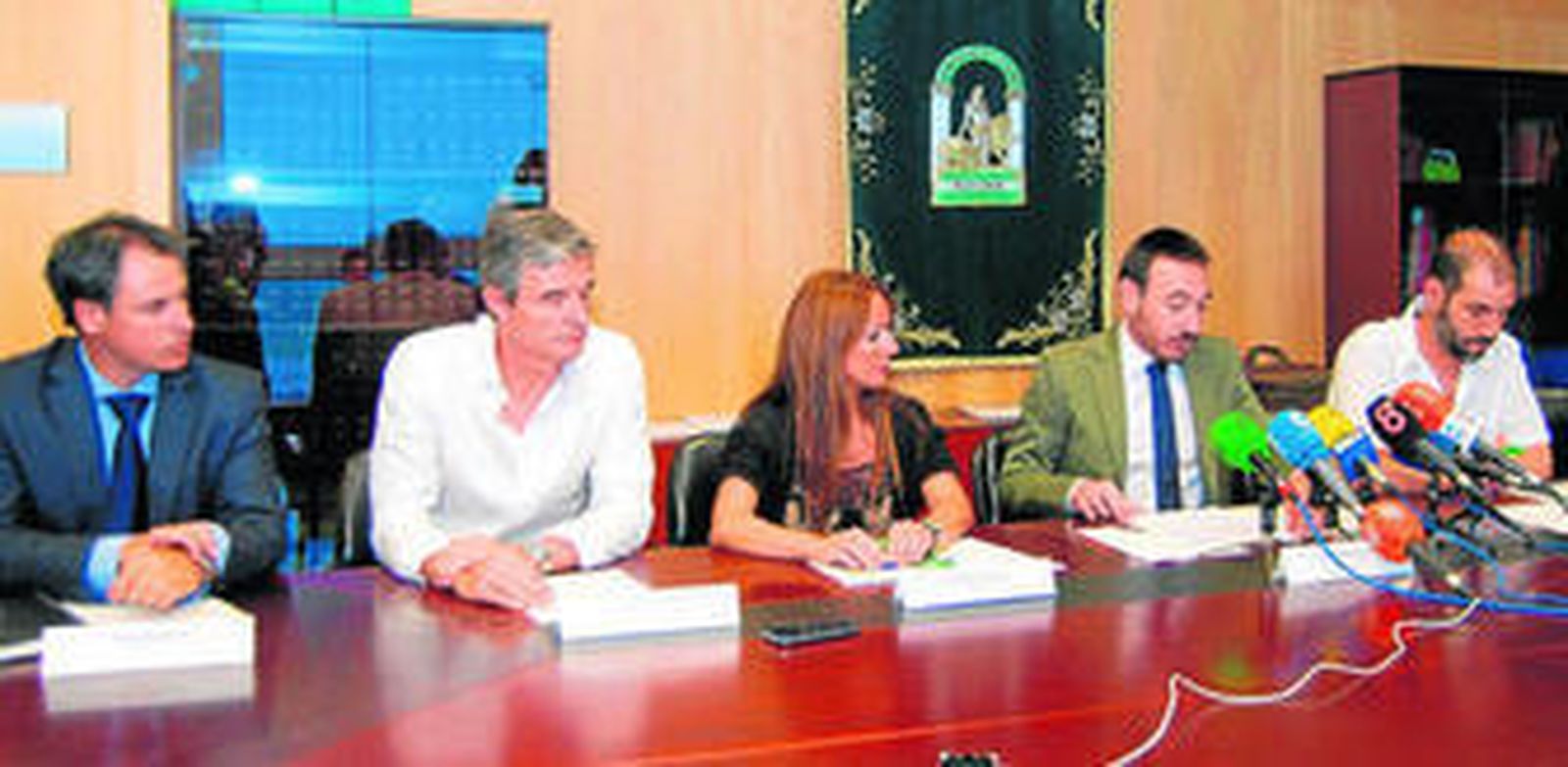 Raúl Maldonado, Isidoro Gambín, Gema Pérez, Fernando López Gil y Antonio Romero, en la presentación.