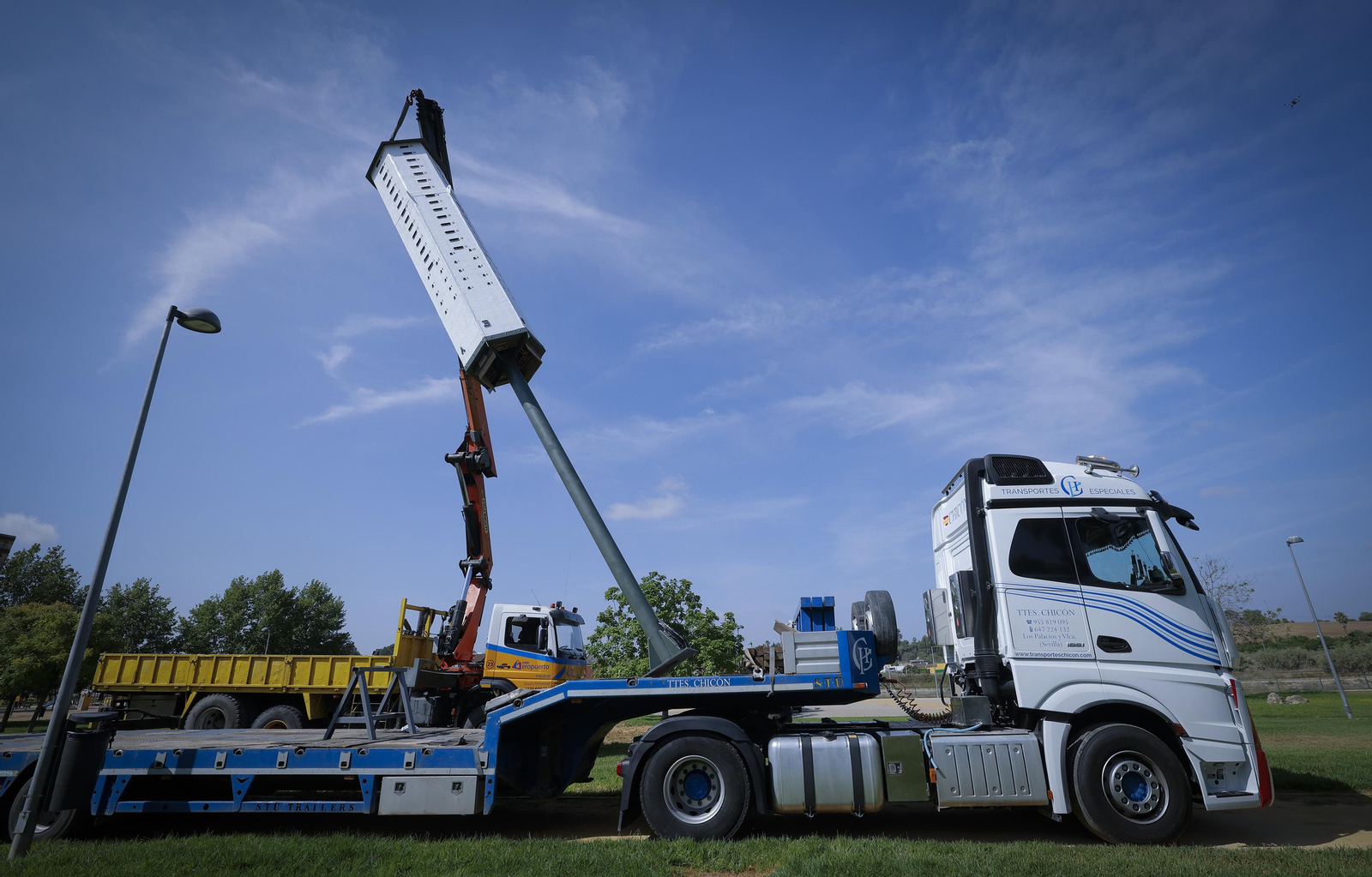 La primera torre-nido de España para el control del virus del Nilo, todas las imágenes