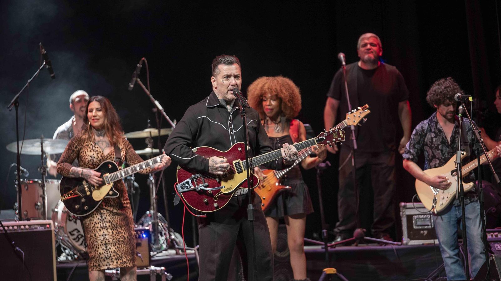 Al Dual y Mila Rodríguez durante su actuación en el Apolo.