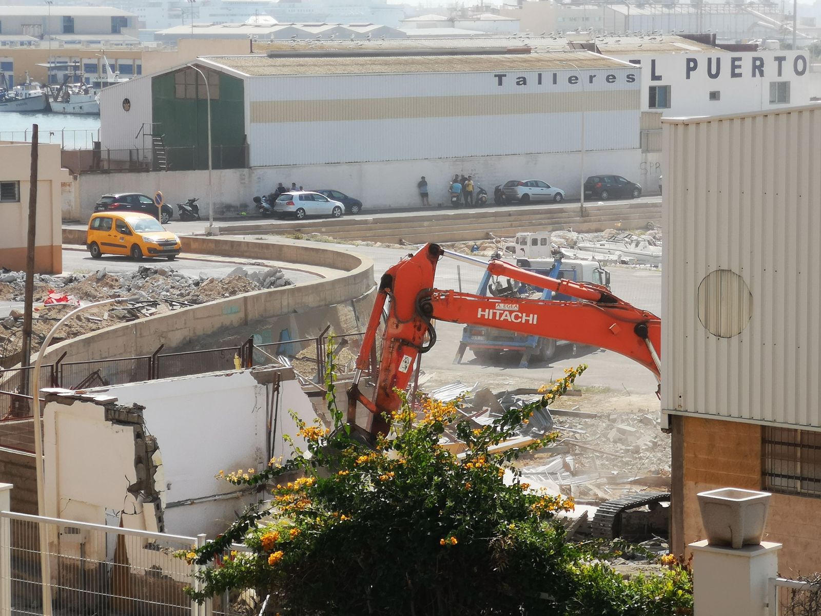Demolición de esta semana en el Puerto Pesquero de Almería.