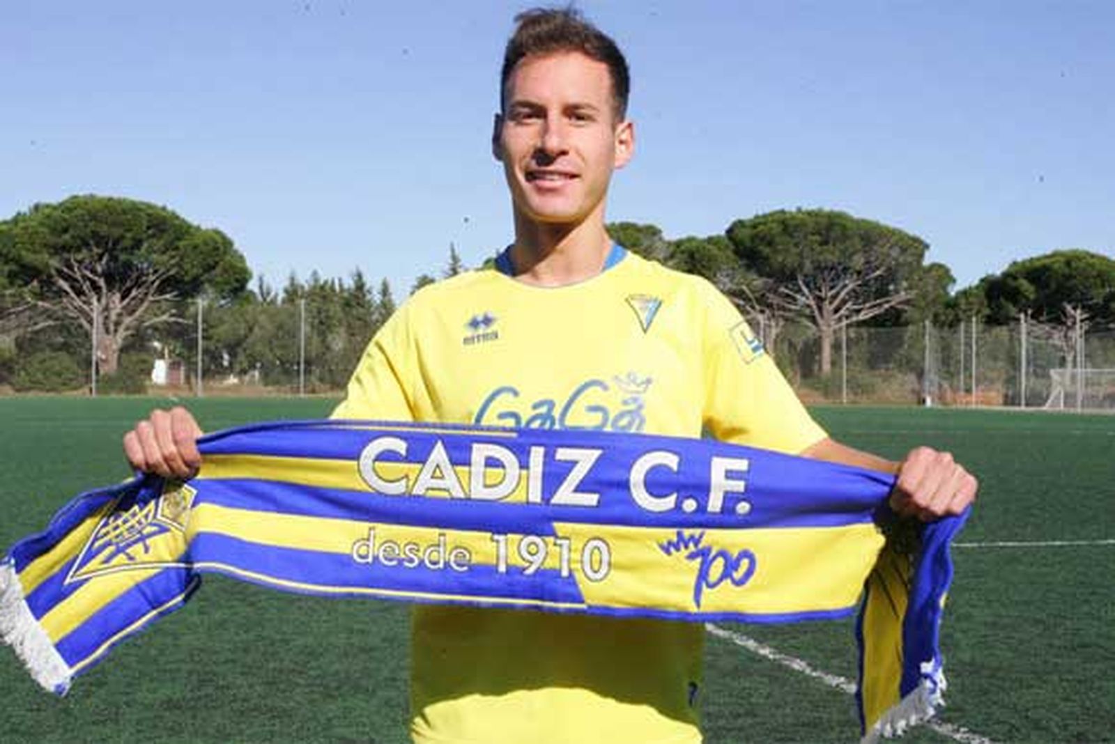 Migue García: "Estoy preparado para cuando el míster me necesite"