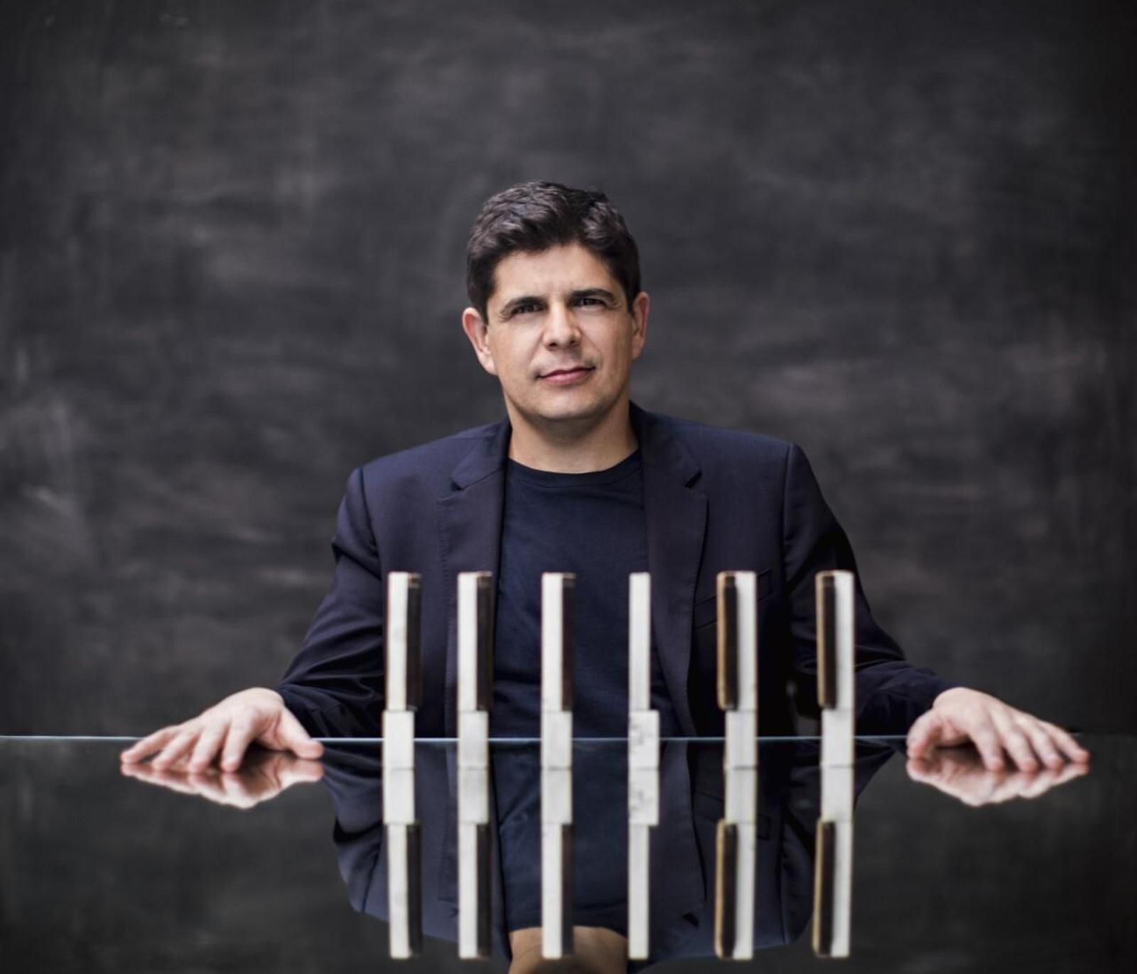 El pianista Javier Perianes actúa este sábado en el Villamarta.