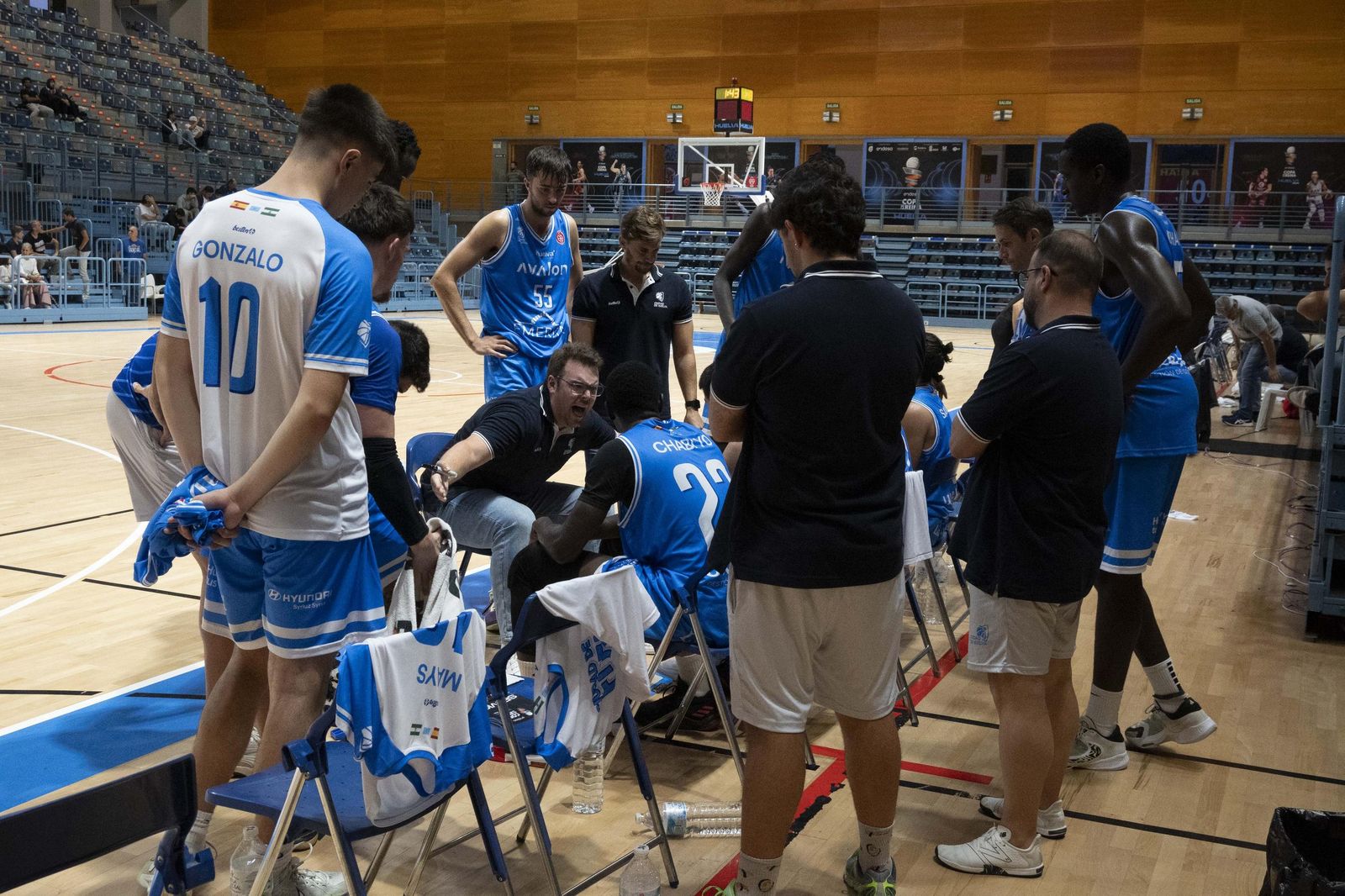 Imágenes del partido entre el Ciudad de Huelva y Biele ISB