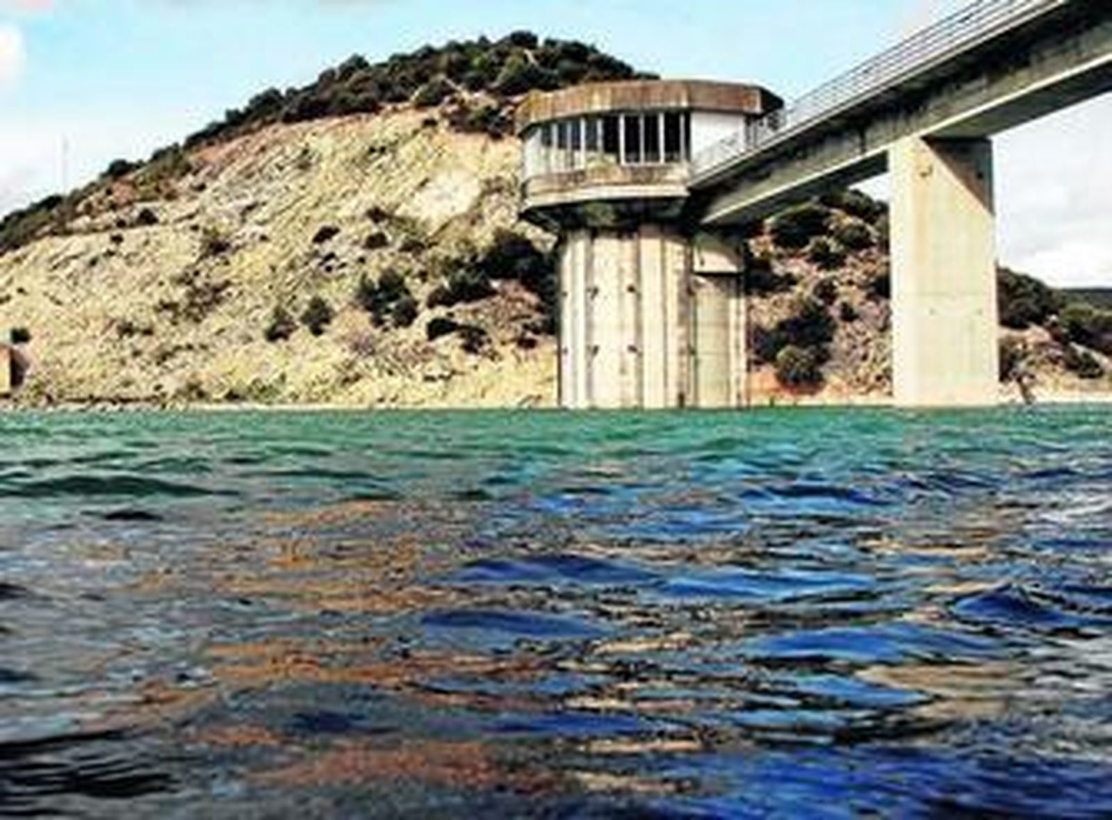 Nueve familias permanecen fuera de sus casas pese a la bajada del Guadalete