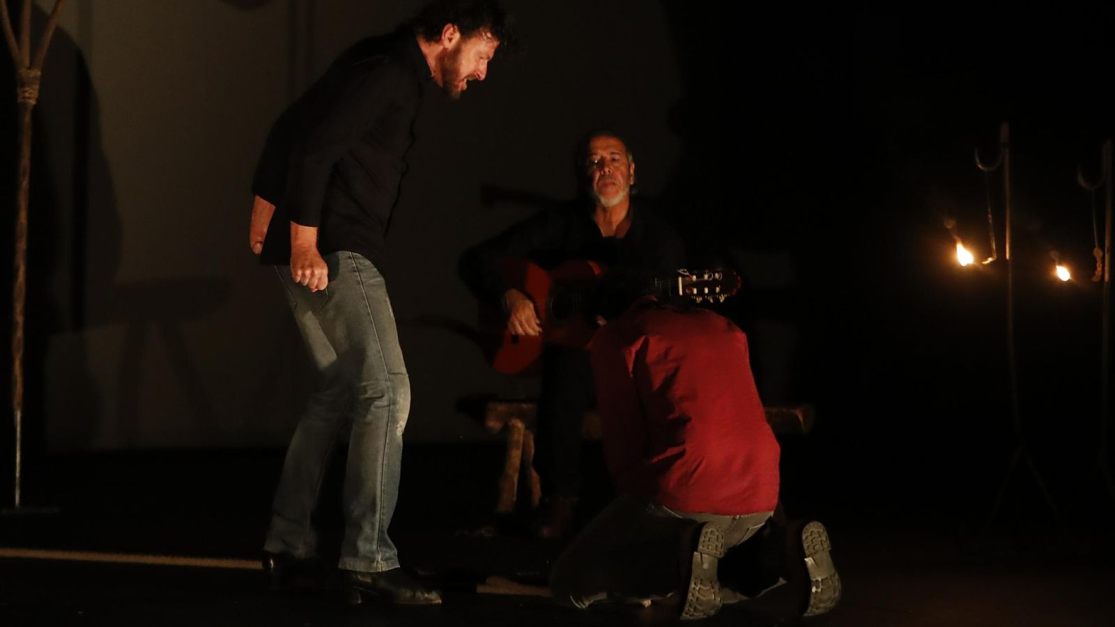 Un momento de la emblemática obra. A la guitarra Jaime Burgos, el único de los veteranos del elenco.