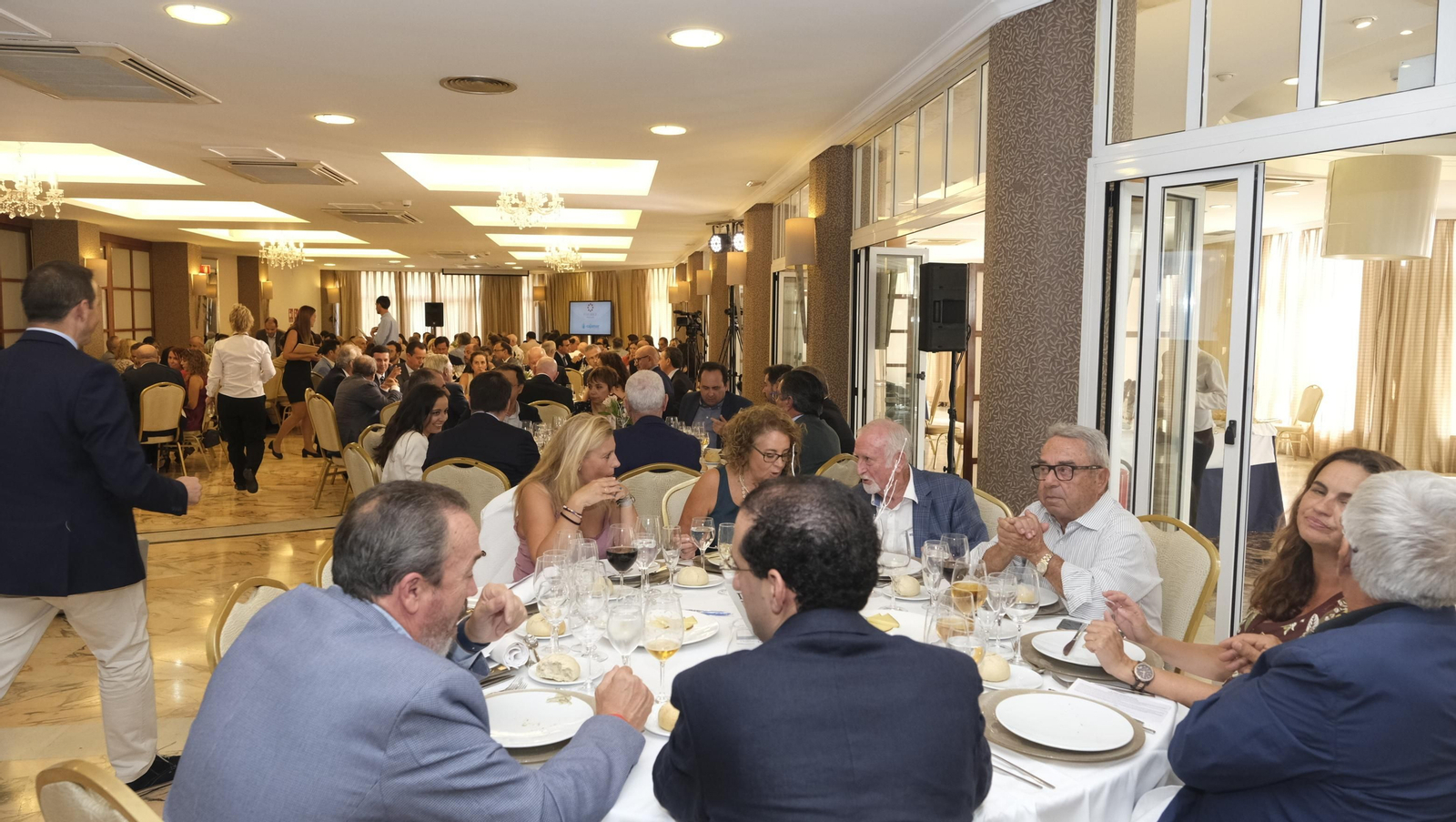 Imágenes del Foro Joly en Almería, con el Gobernador del Banco de España, Pablo Hernández de Cos