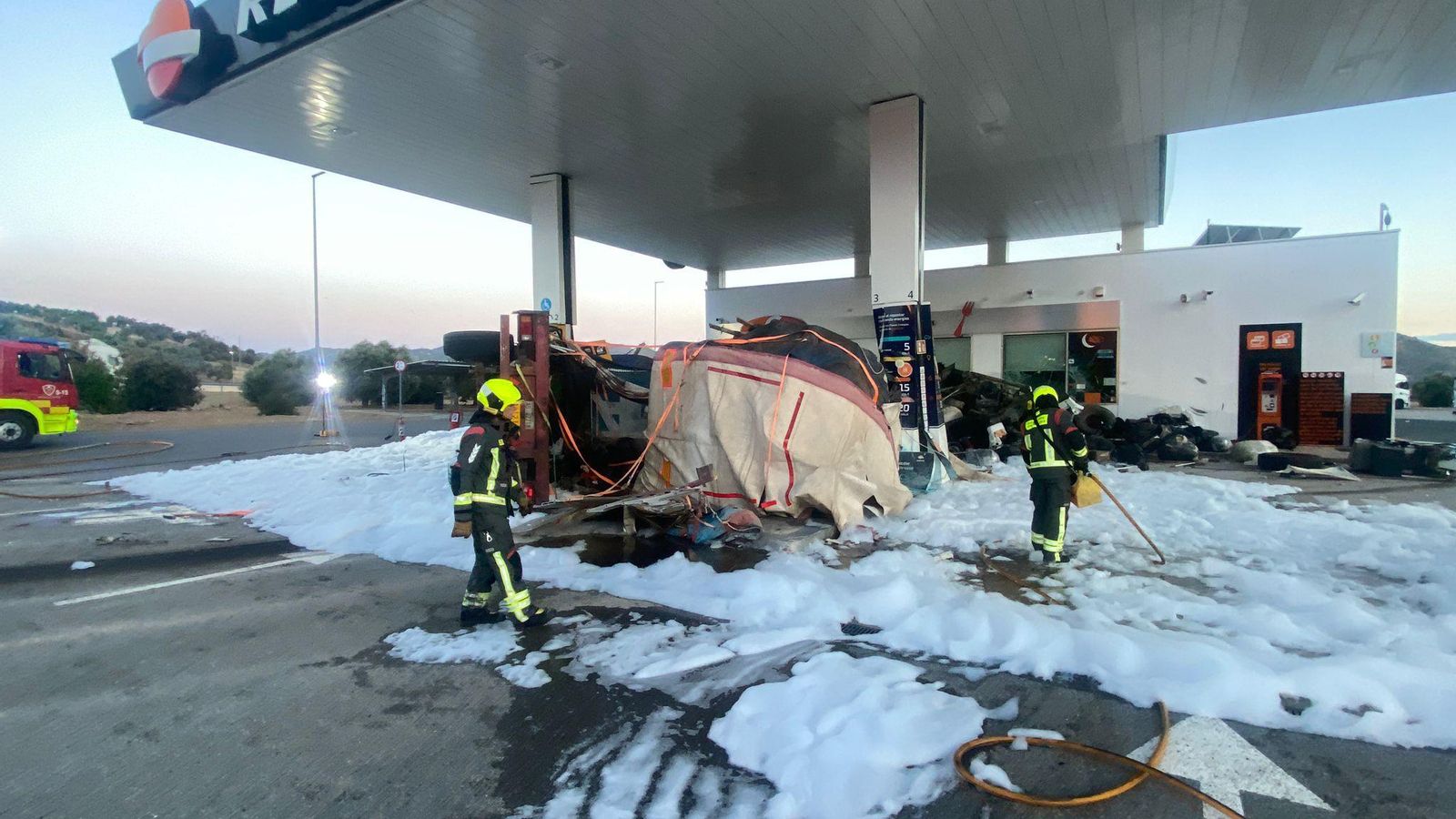 Efectivos actuando en el accidente.