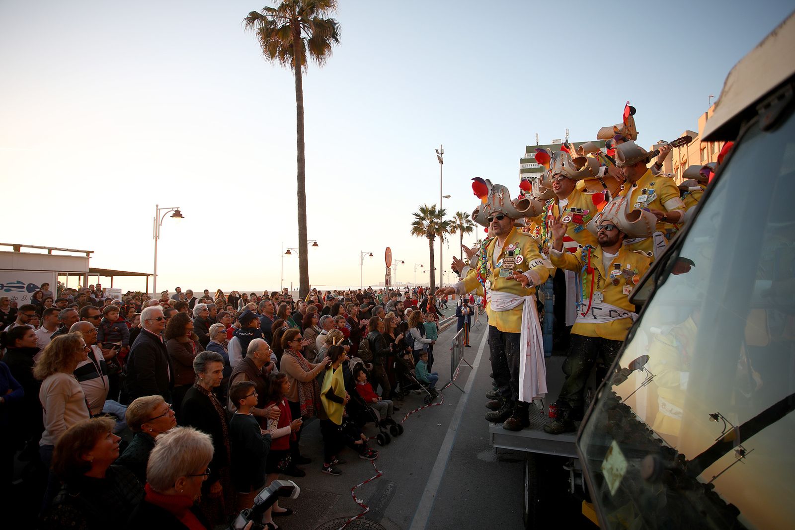Las imágenes del carrusel de coros en el paseo marítimo
