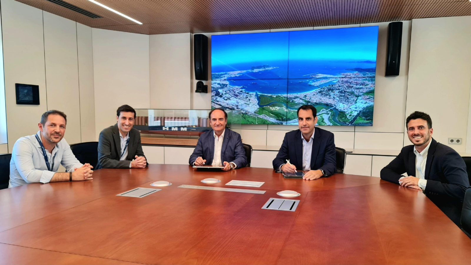 La firma del contrato, este lunes.