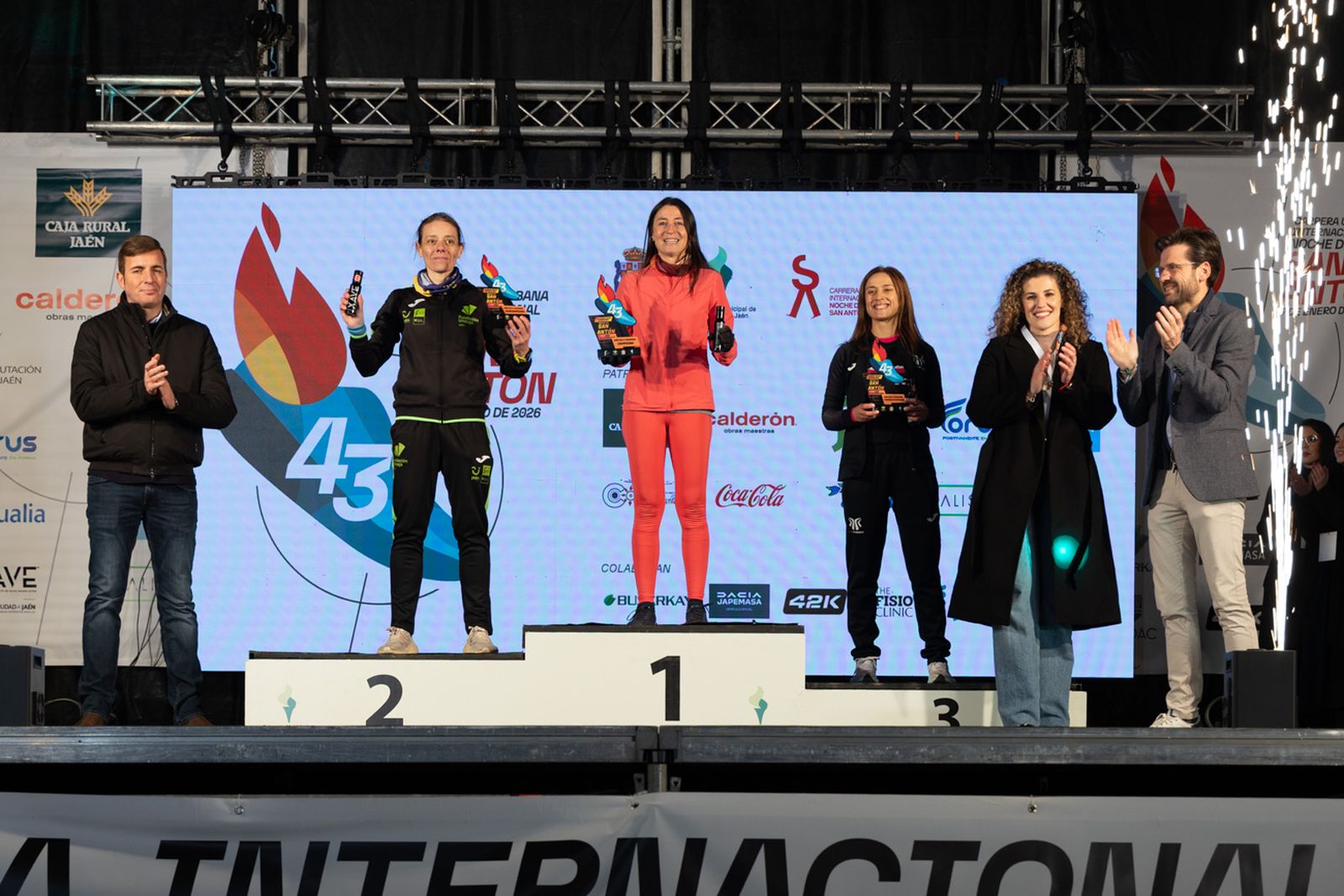 En imágenes: entrega de trofeos de todas las categorías de la Carrera de San Antón 2026