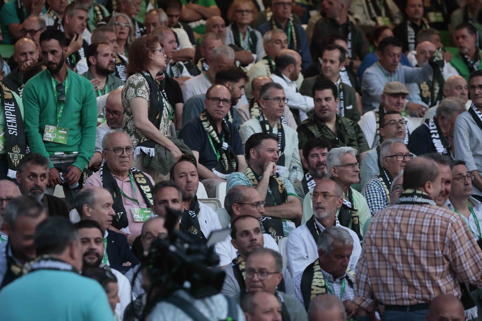 Búscate en el acto Siempre Verdiblancos