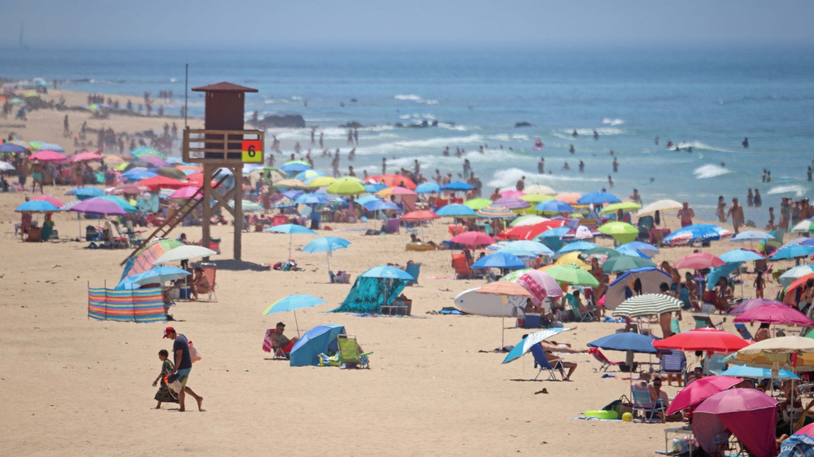 Restricciones de acceso a la playa de Bolonia