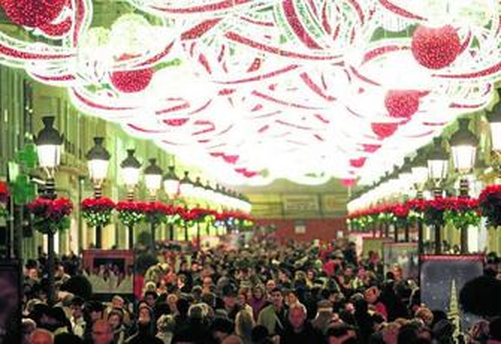 Imagen de archivo de la calle Larios completamente abarrotada durante las fiestas navideñas.
