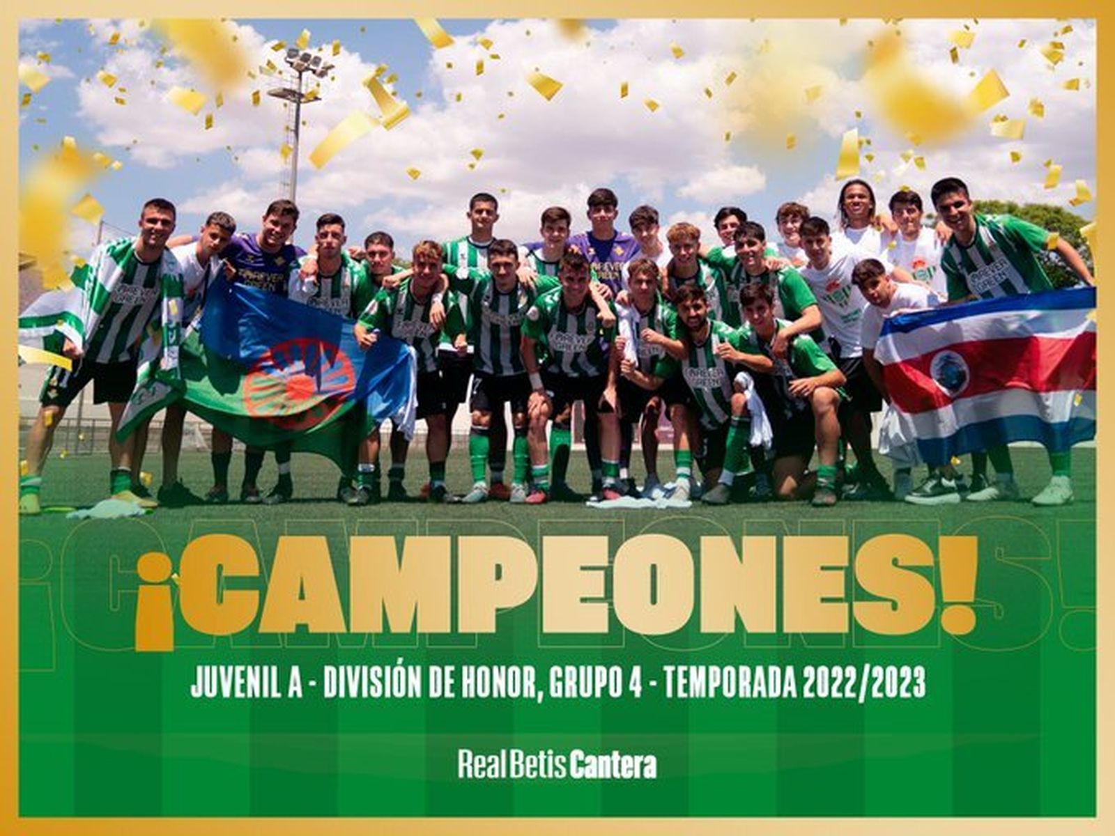 El Betis División de Honor juvenil celebra su título.