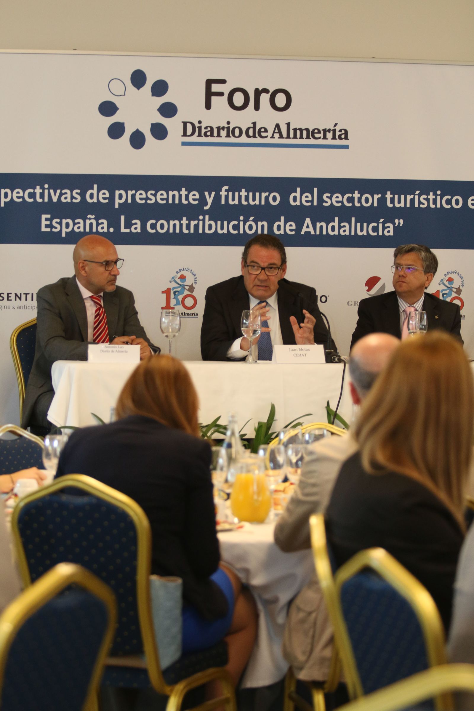 Las imágenes del Foro con el presidente de CEHAT