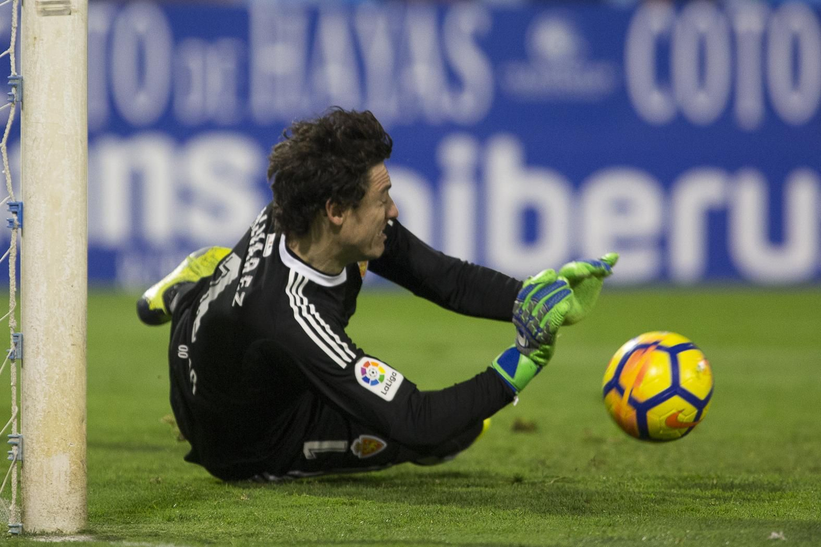 Cristian Álvarez, portero del Zaragoza