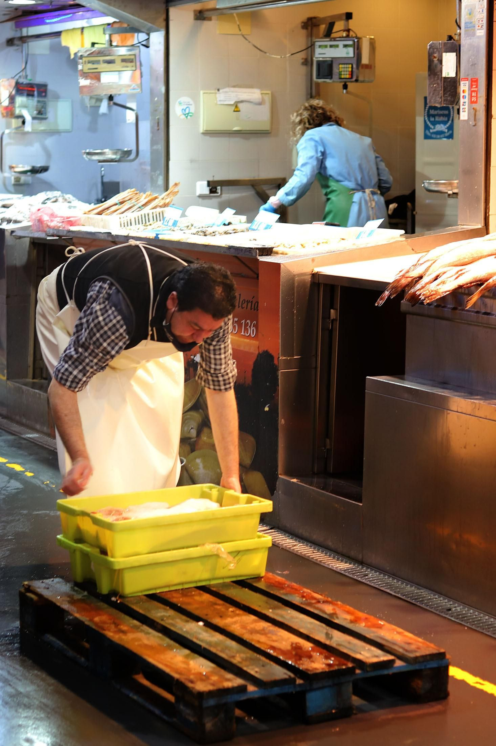 Imágenes del ambiente en el Mercado del Carmen en plena huelga de transportistas