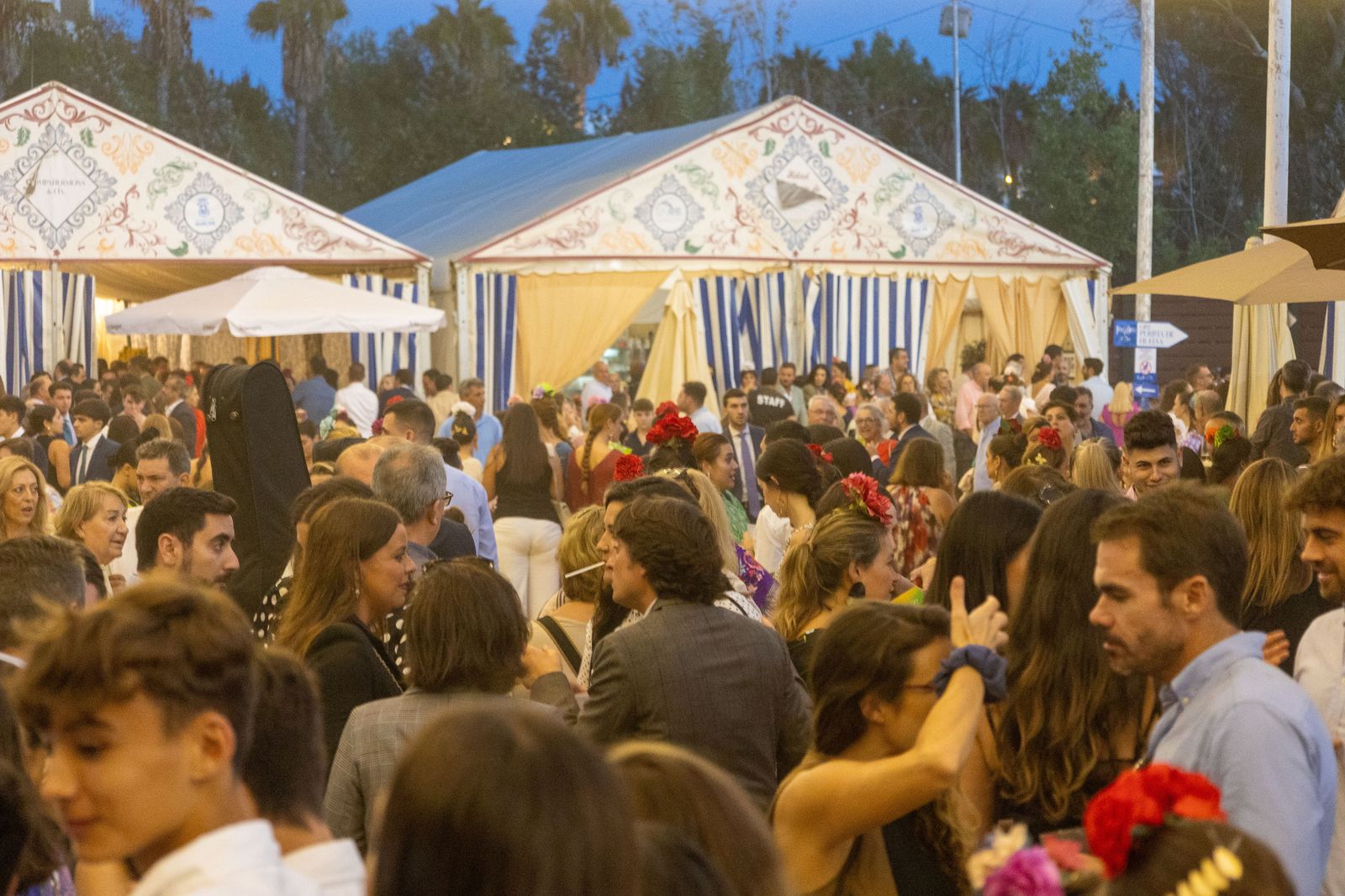 Feria del Caballo 2023: Imágenes del ambiente en la noche del sábado