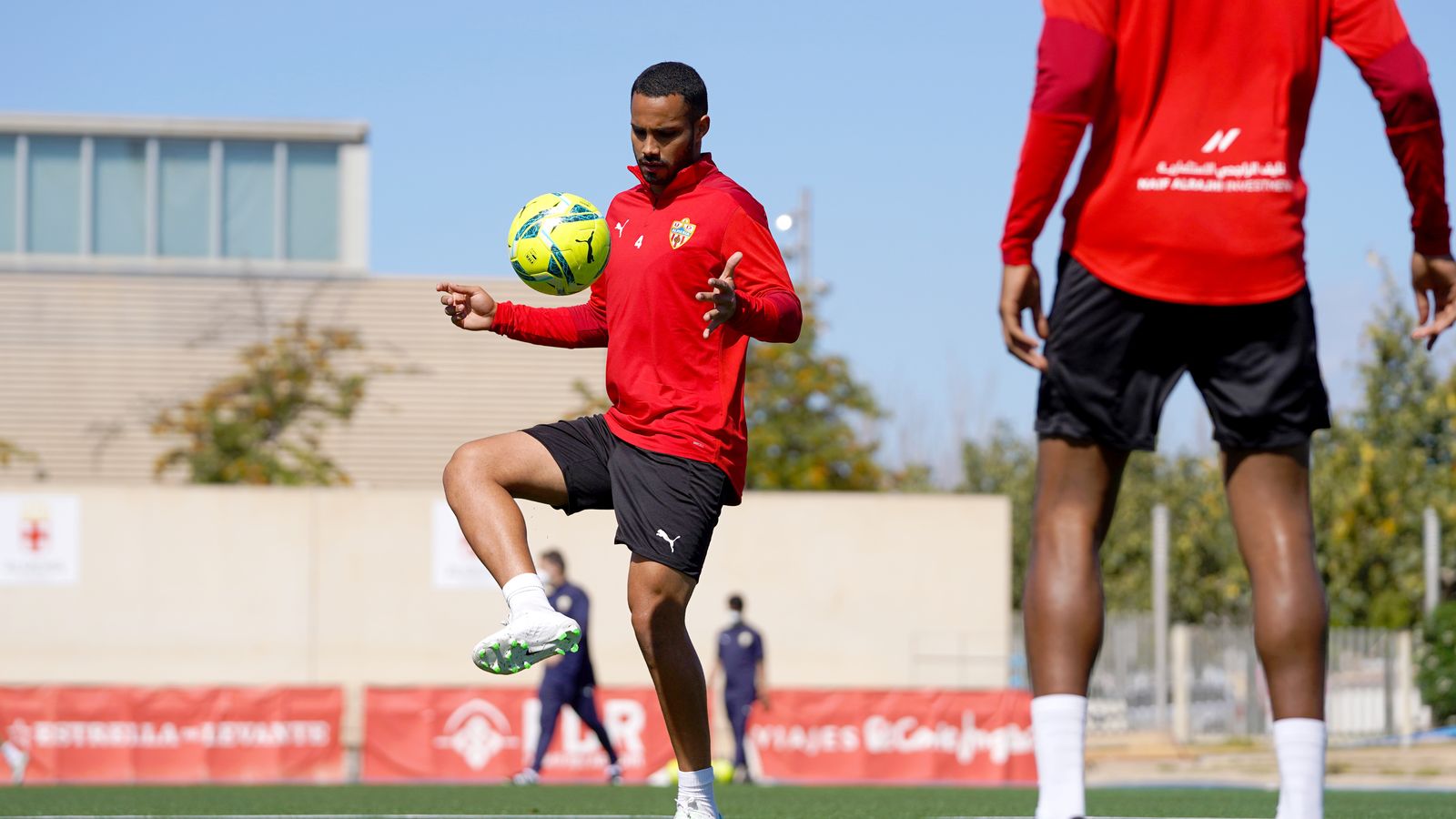 Schettine trabajó con el grupo con normalidad