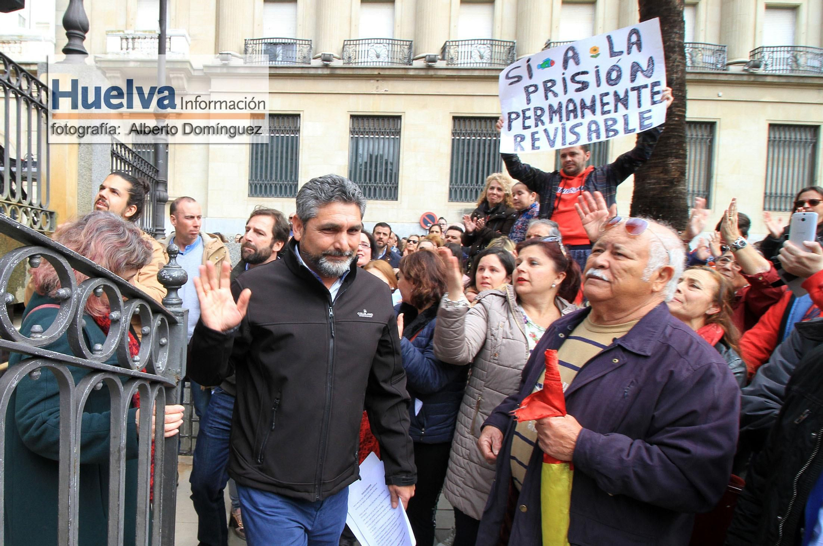 Imágenes de la manifestación contra la derogación de la prisión permanente revisable celebrada en Huelva
