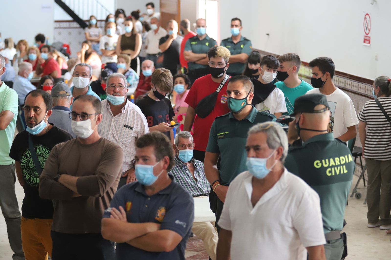 Las imágenes mas destacadas de los vecinos de la Zarza-Perrunal realojados por el incendio de Almonaster la Real