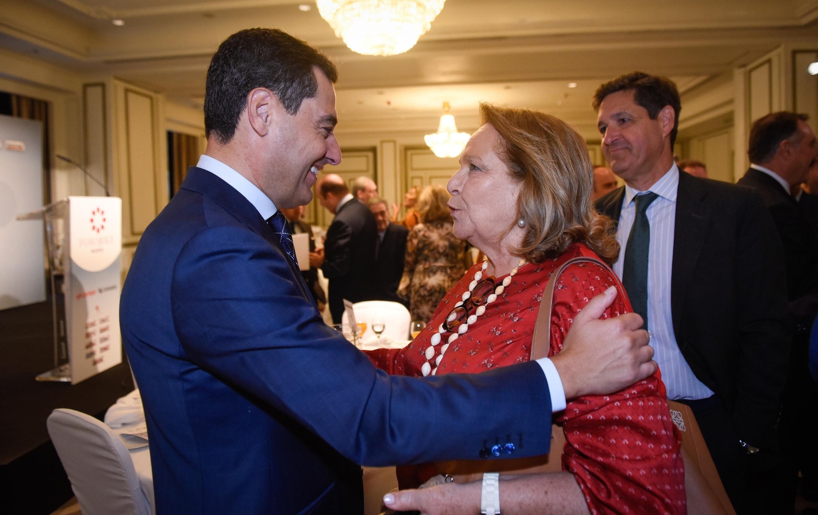 Los invitados al Foro Joly con Juanma Moreno en Madrid, en imágenes