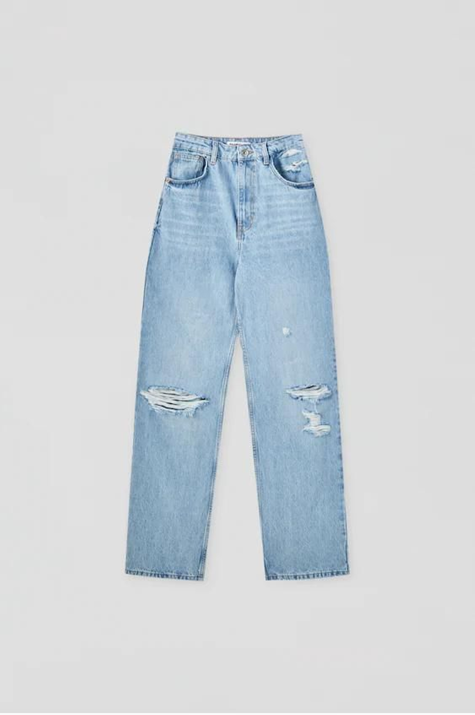 Vaqueros rotos de corte recto y muy anchos de Pull and Bear.