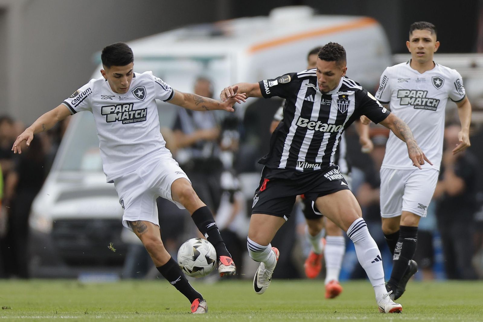 Las fotos de una final de la Libertadores histórica; Botafogo, campeón con 10, ante Atlético Mineiro