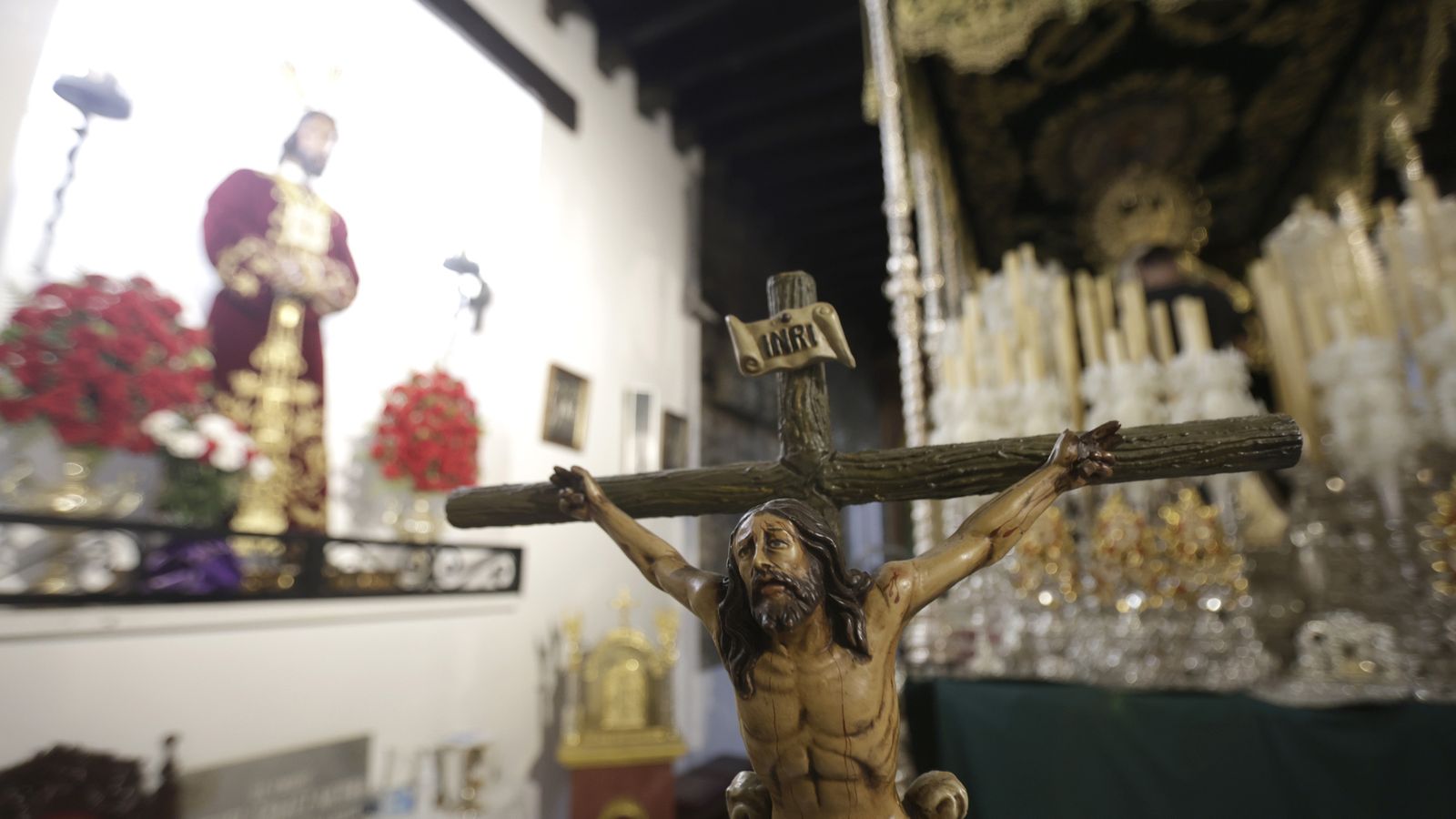 Preparativos en las iglesias de Algeciras para la Magna Mariana, en imágenes