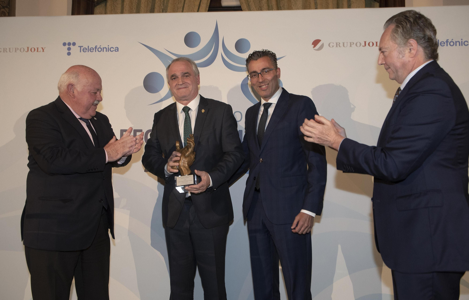 Farmacias, la luz verde esperanza en tiempos de pandemia