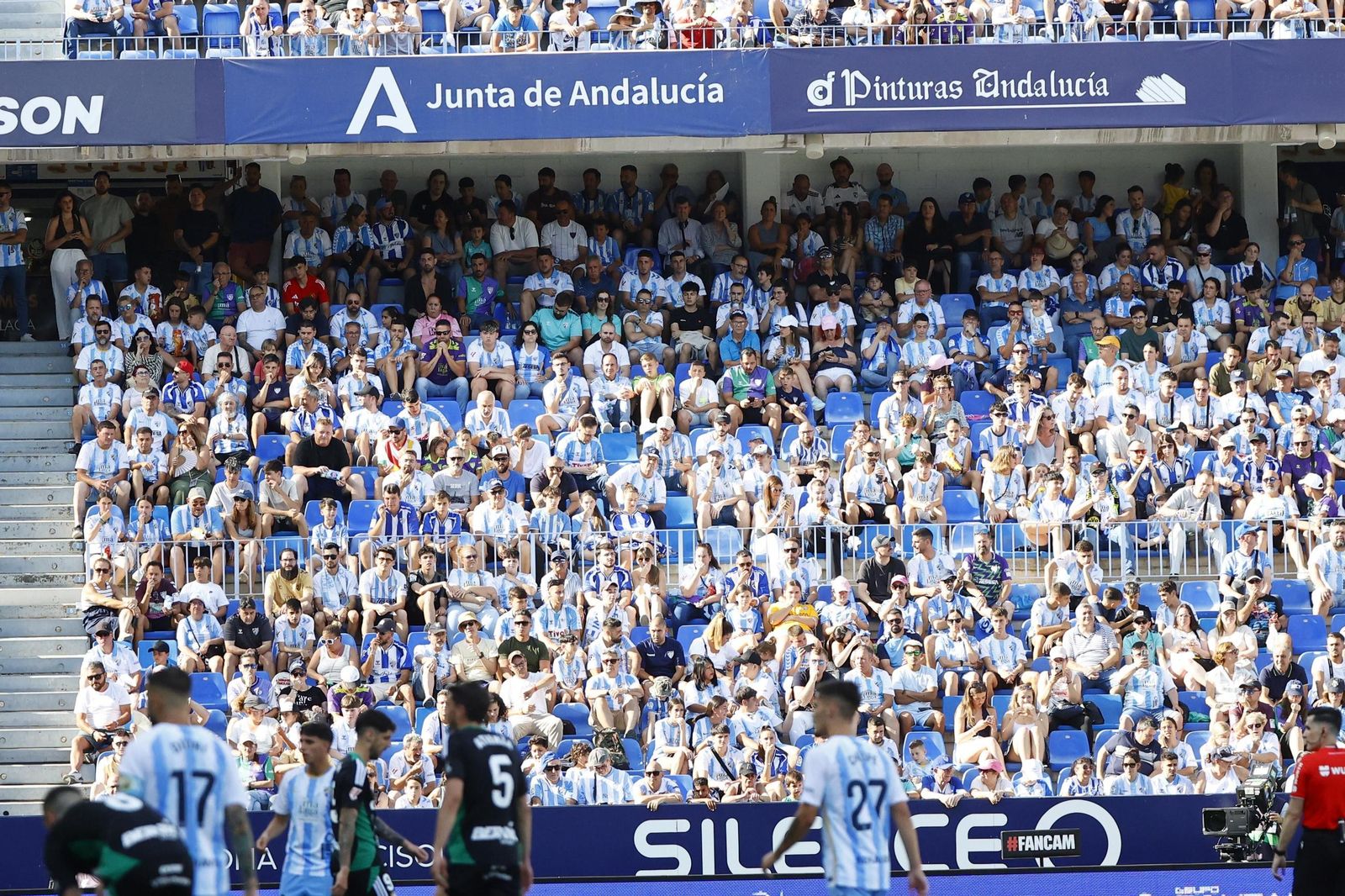 Búscate en las gradas de La Rosaleda en el Málaga CF-Burgos