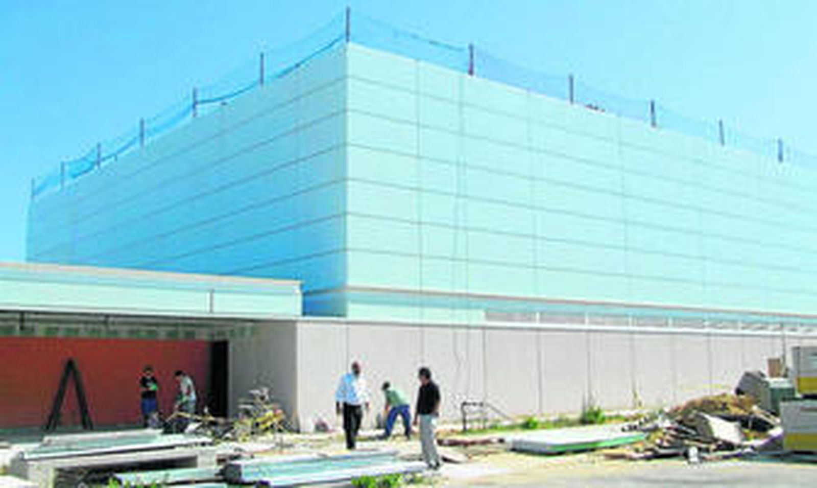 Una vista de la fachada de la nueva instalación polideportiva.