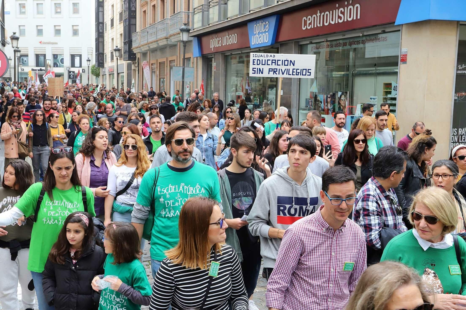 Imágenes de la manifestación en defensa de la educación pública