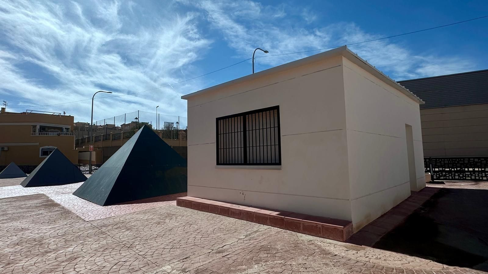 Quiosco bar Pirámides en Huércal.