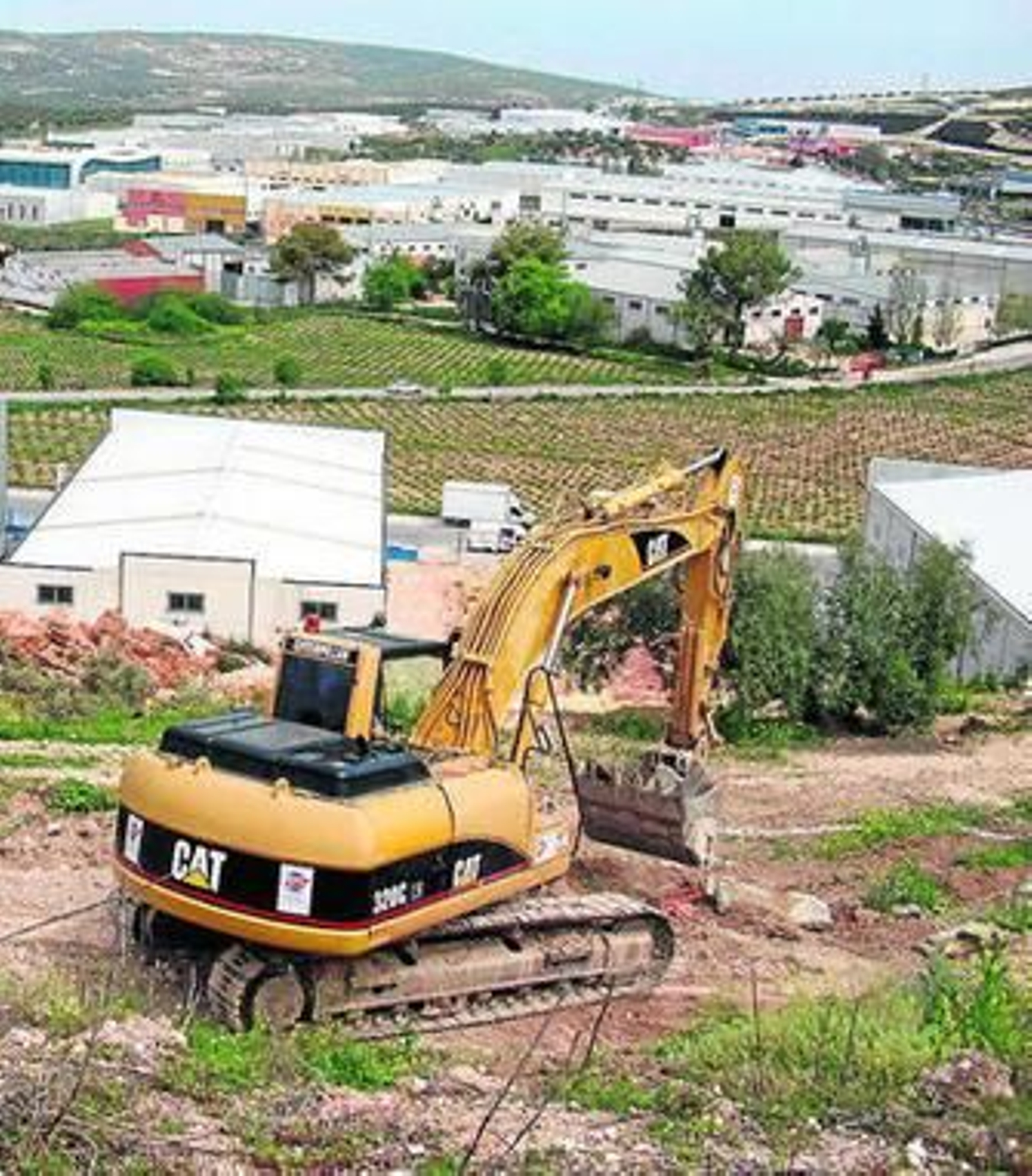 Trabajos que se están realizando en la ladera del parque empresarial. Trabajos que se están realizando en la ladera del parque empresarial.