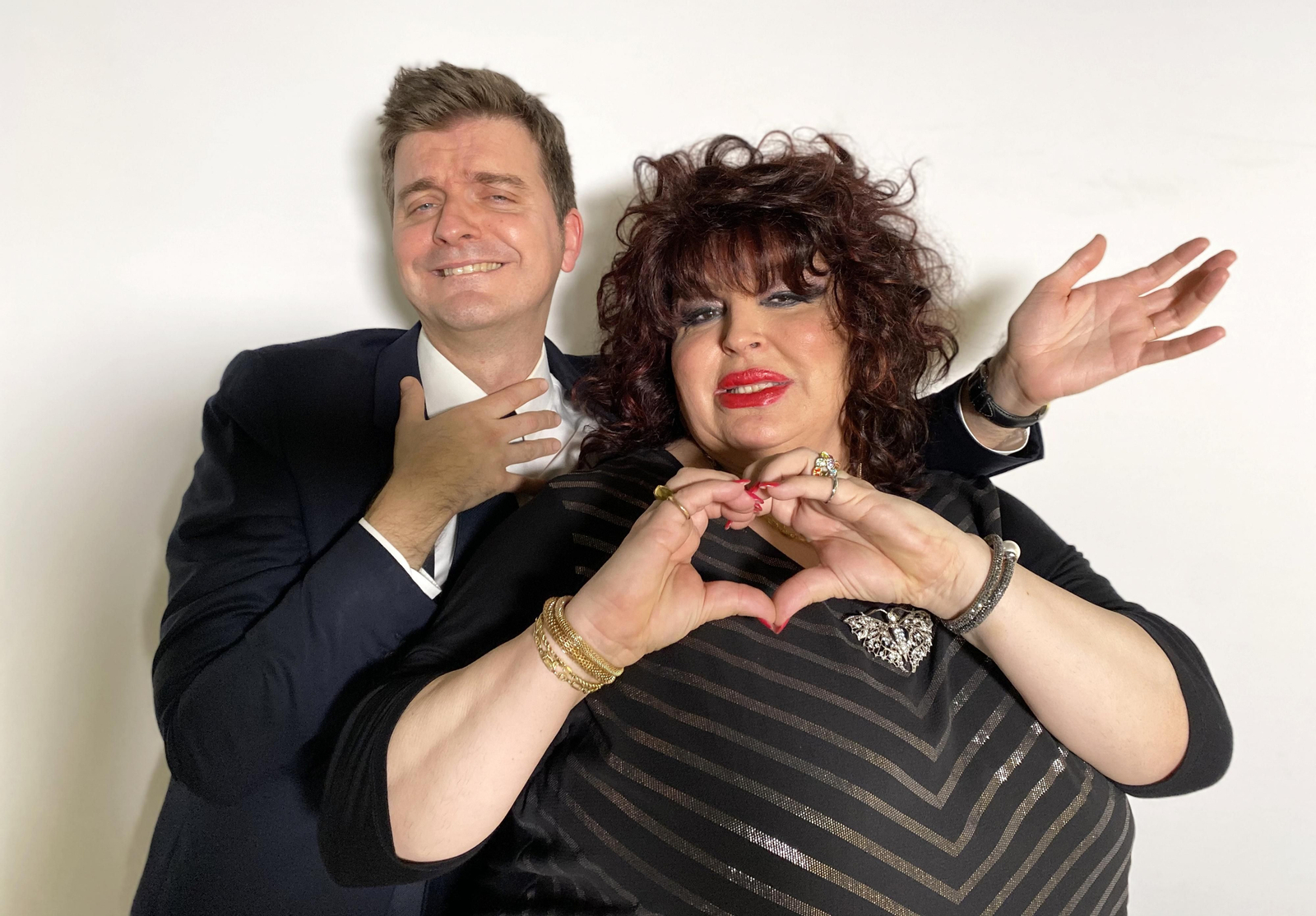Marc Giró y Paca 'La Piraña', presentadores de '¡Feliz Año Neox...!' Marc Giró y Paca 'La Piraña', presentadores de '¡Feliz Año Neox...!'