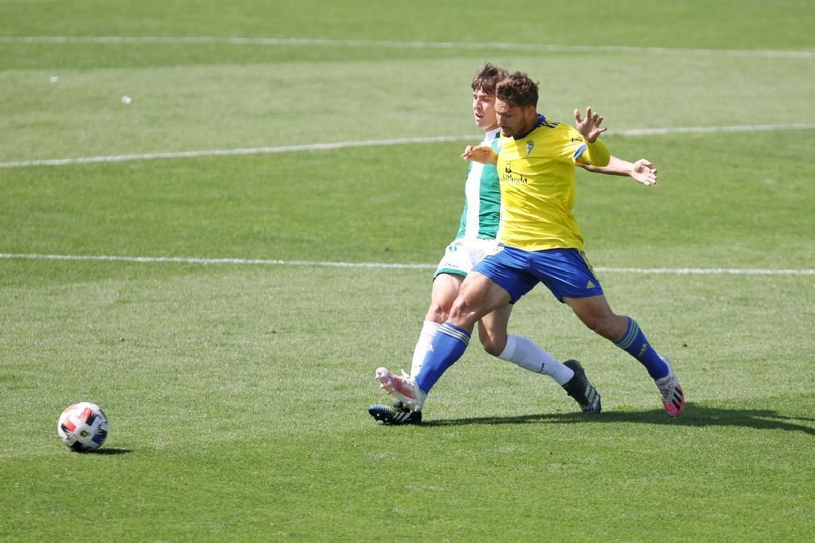 Las imágenes de la derrota del Córdoba CF ante el Cádiz B