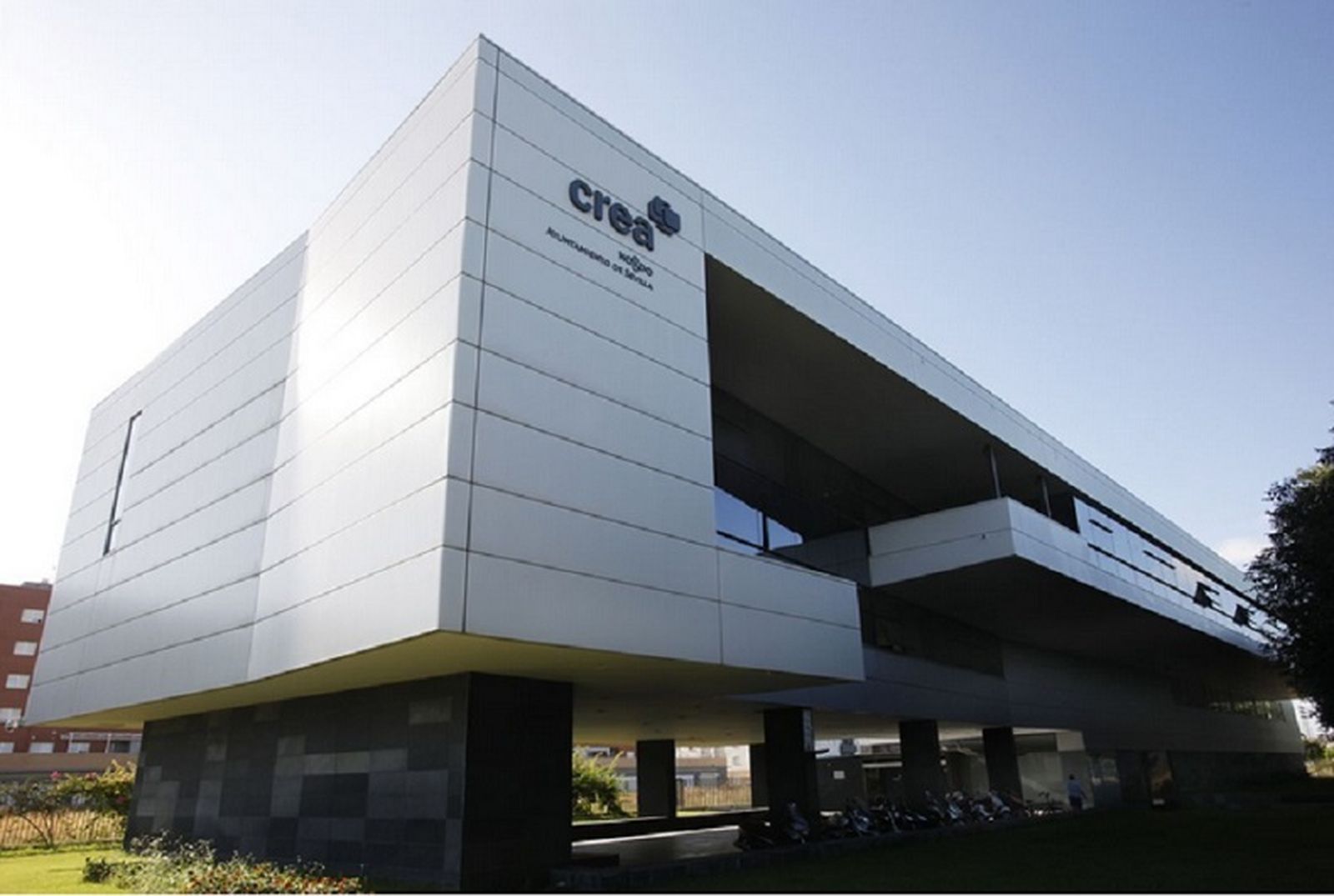 Exterior del edificio CREA.