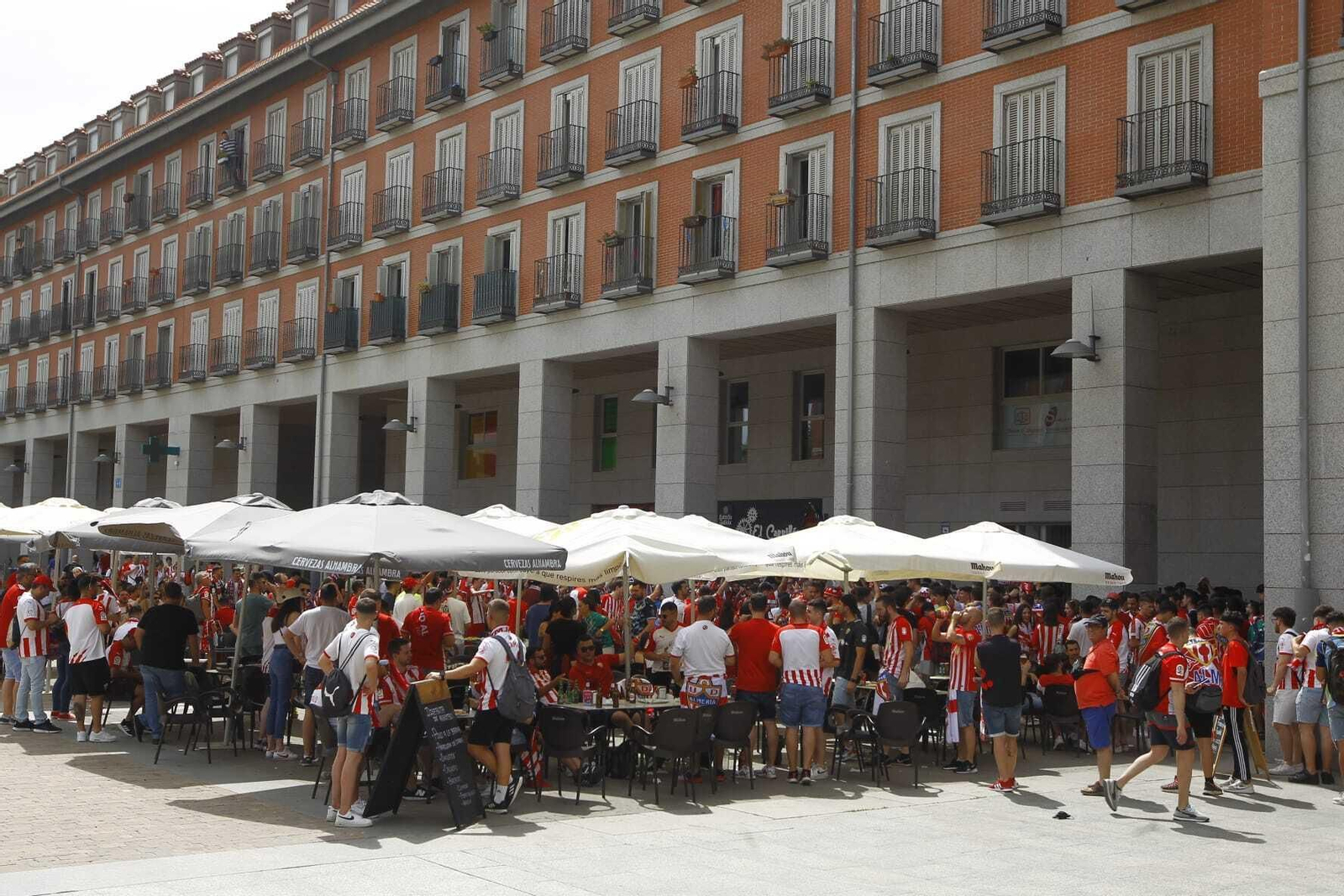 Imágenes de la afición del Almería en Leganés