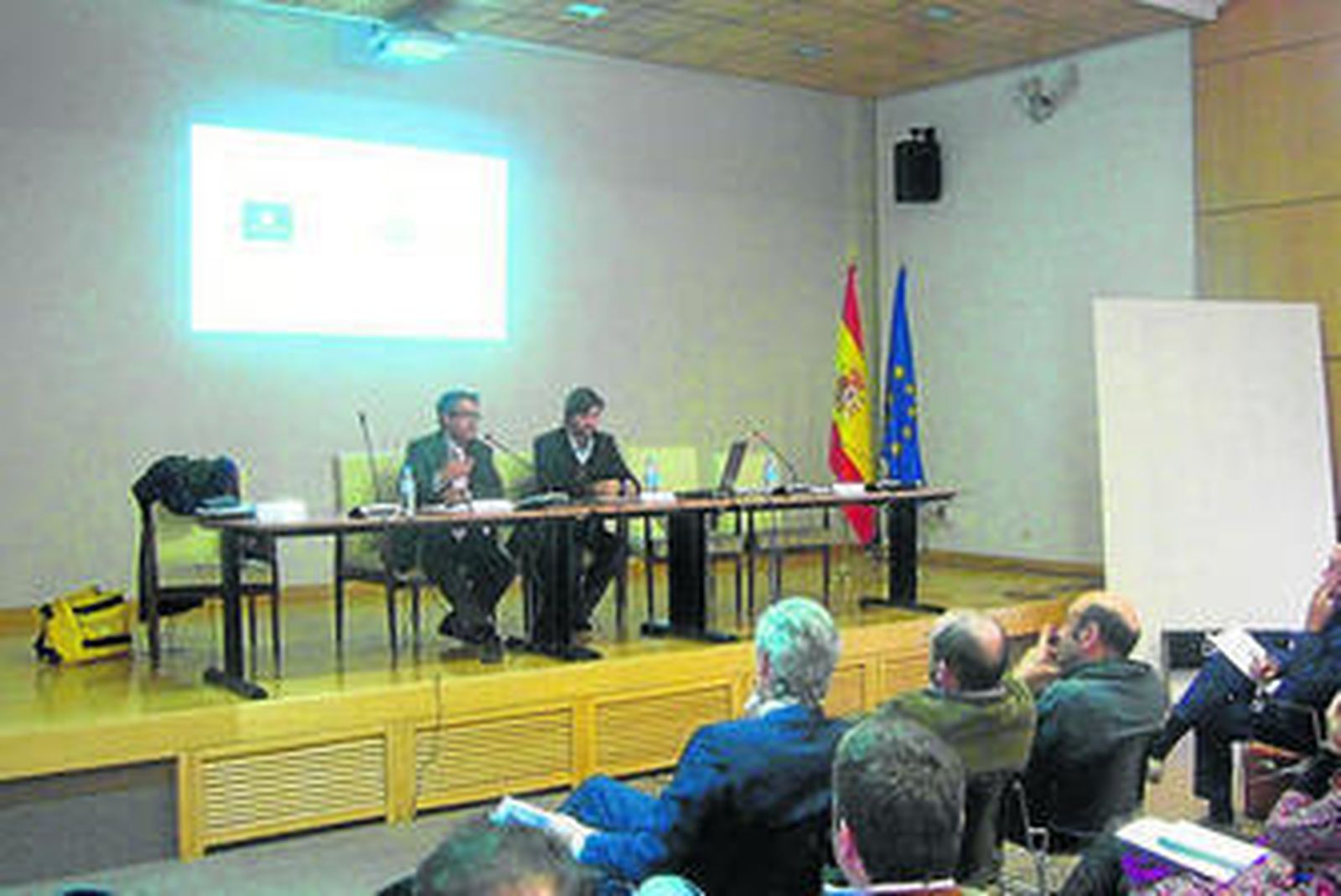 Santiago Alfonso y Valentín Tijeras hablaron de las posibilidades de Dekton.