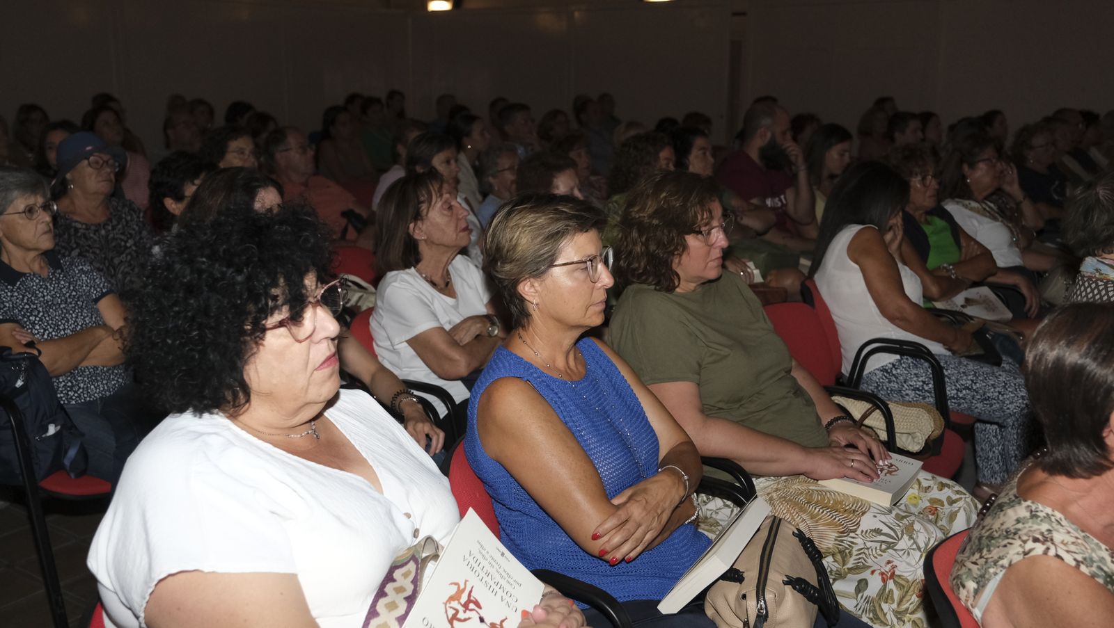 Imágenes de Diario de los Libros en Mojácar, con la escritora Julia Navarro