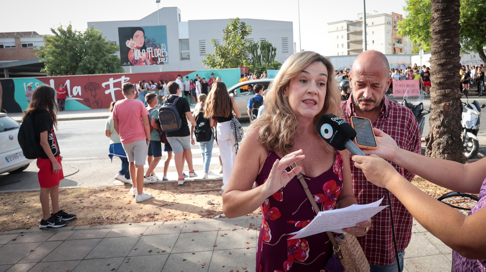Imágenes de las protestas de alumnos y profesores del IES Lola Flores de Jerez