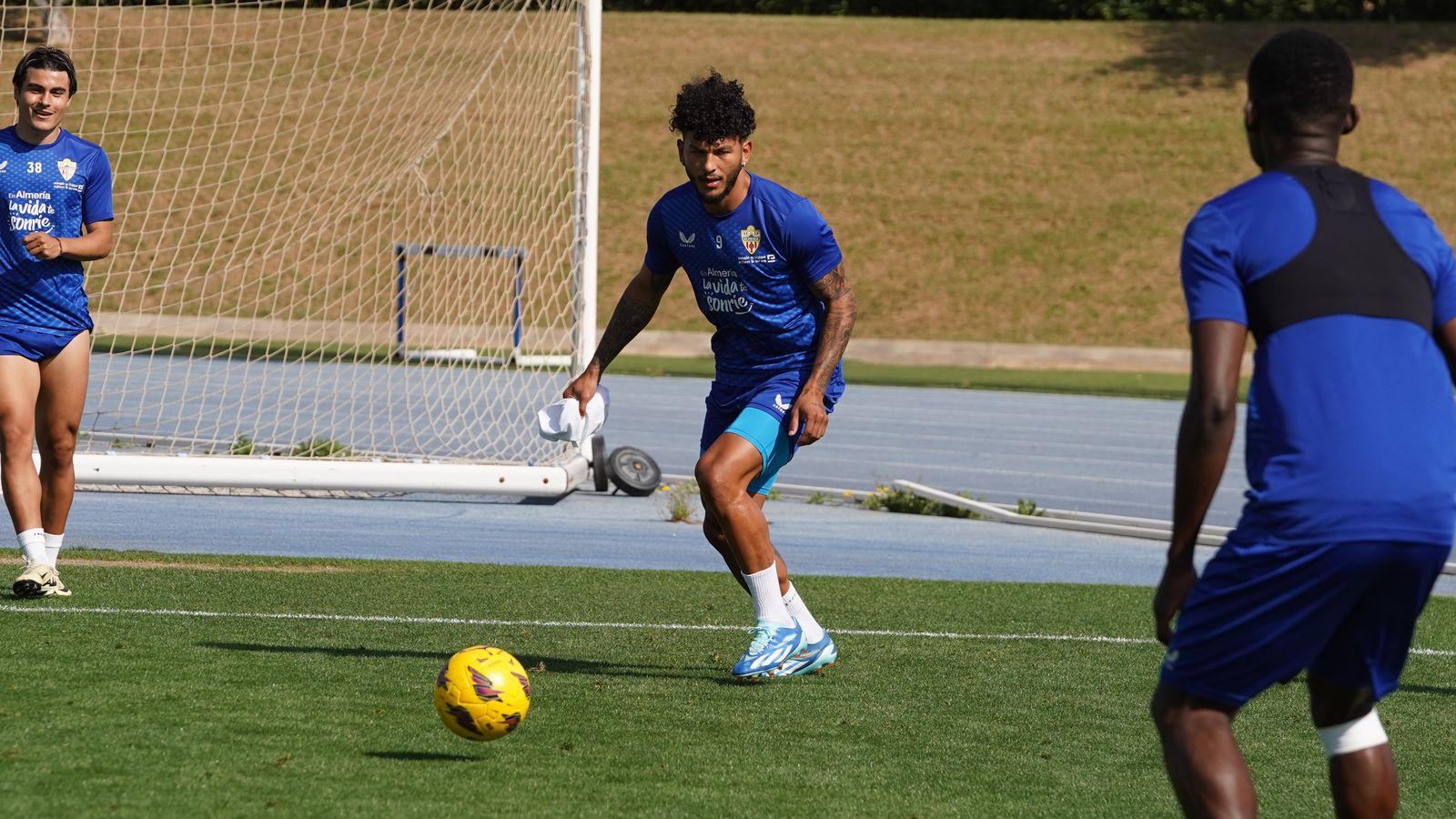 El club confía en poder retener en Segunda a Luis Suárez