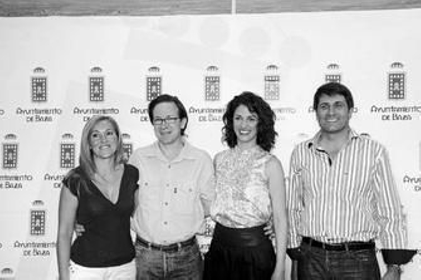 Emilio Ruiz Barrachina, junto a parte del equipo de 'El discípulo'.