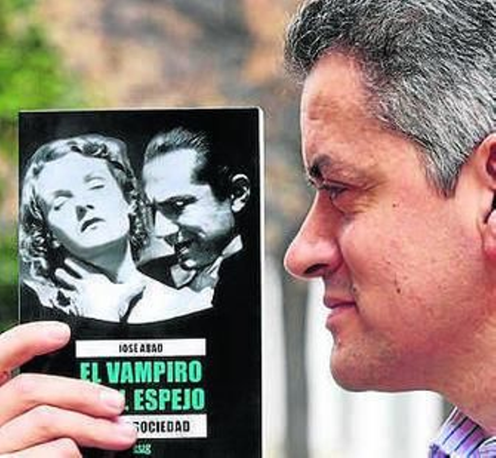 José Abad imparte la materia de Cine y sociedad en la facultad de Filosofía y Letras.