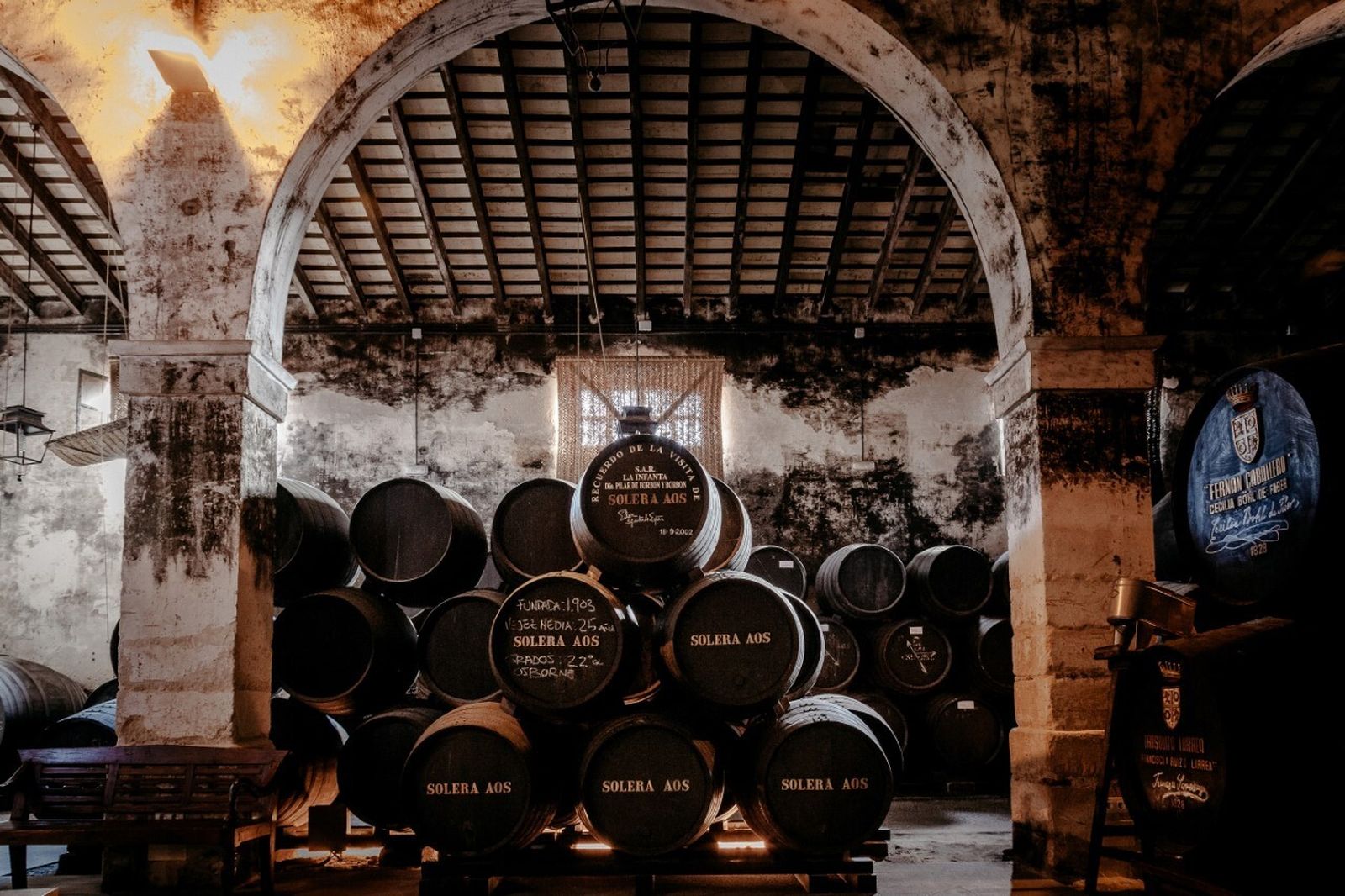 Andana de botas del AOS Amontillado Rare Sherry, una de las soleras fundacionales de Osborne.